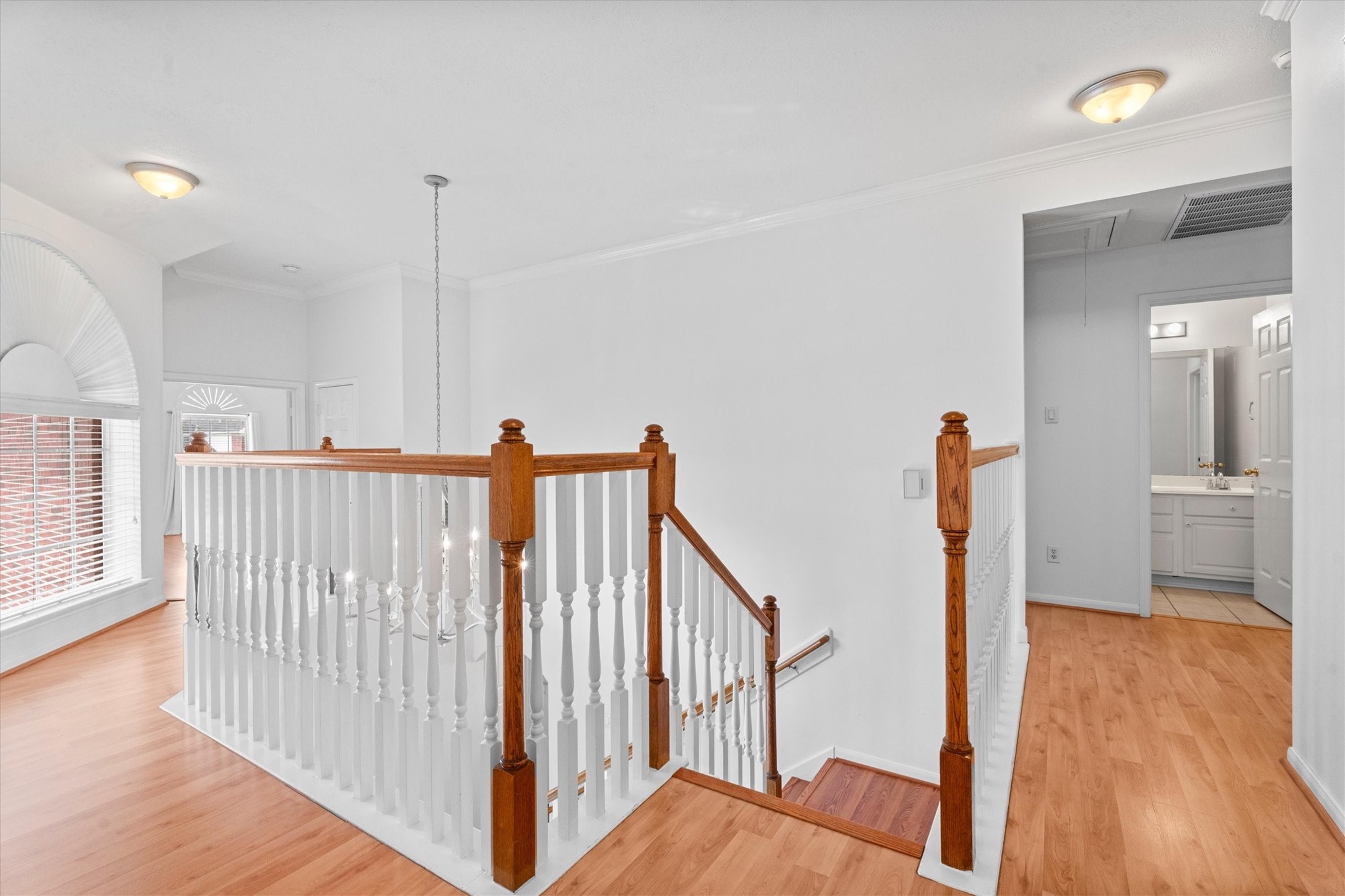 9218 Memorial Pines Way Property Photo 14