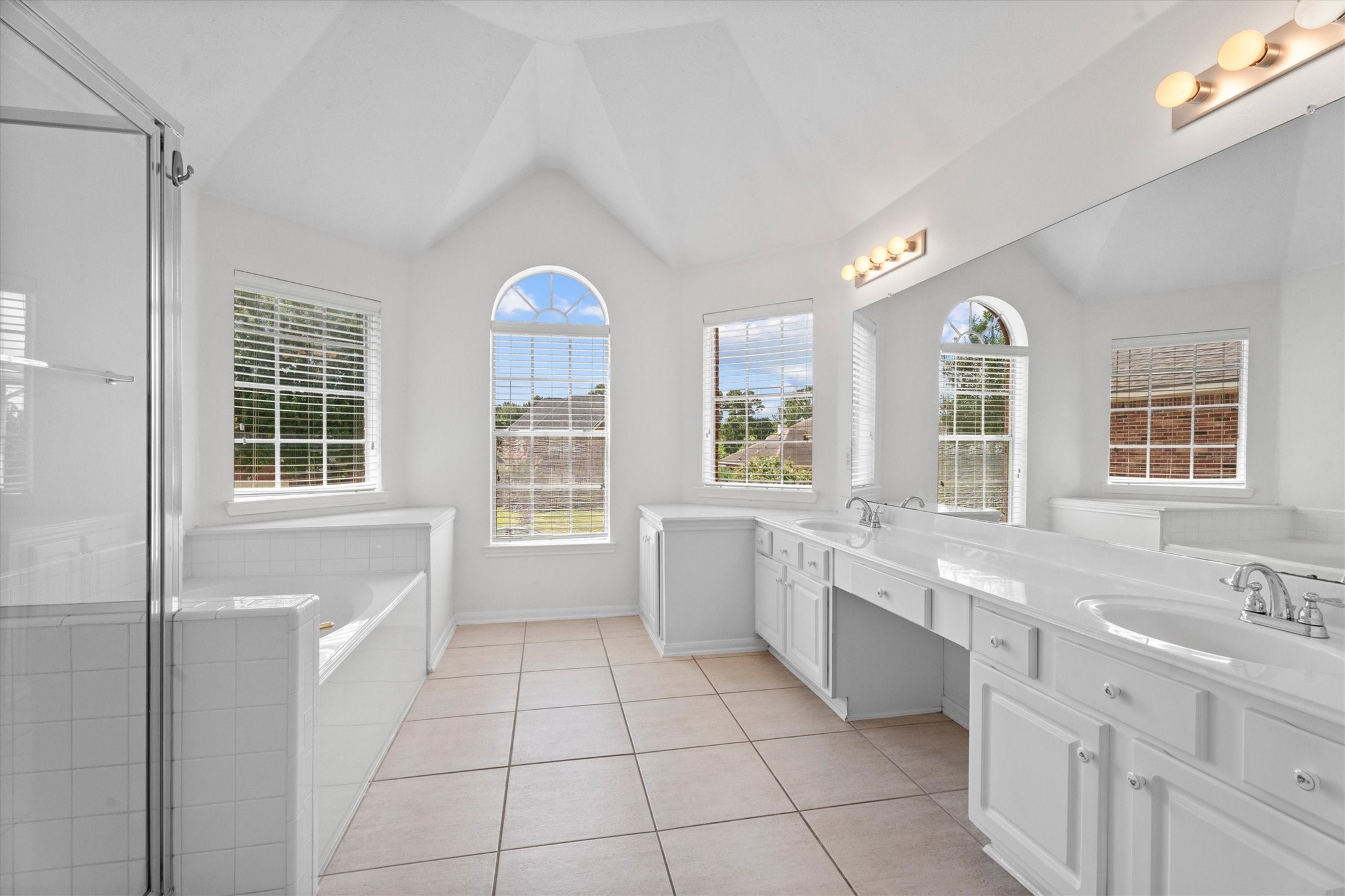 9218 Memorial Pines Way Property Photo 20