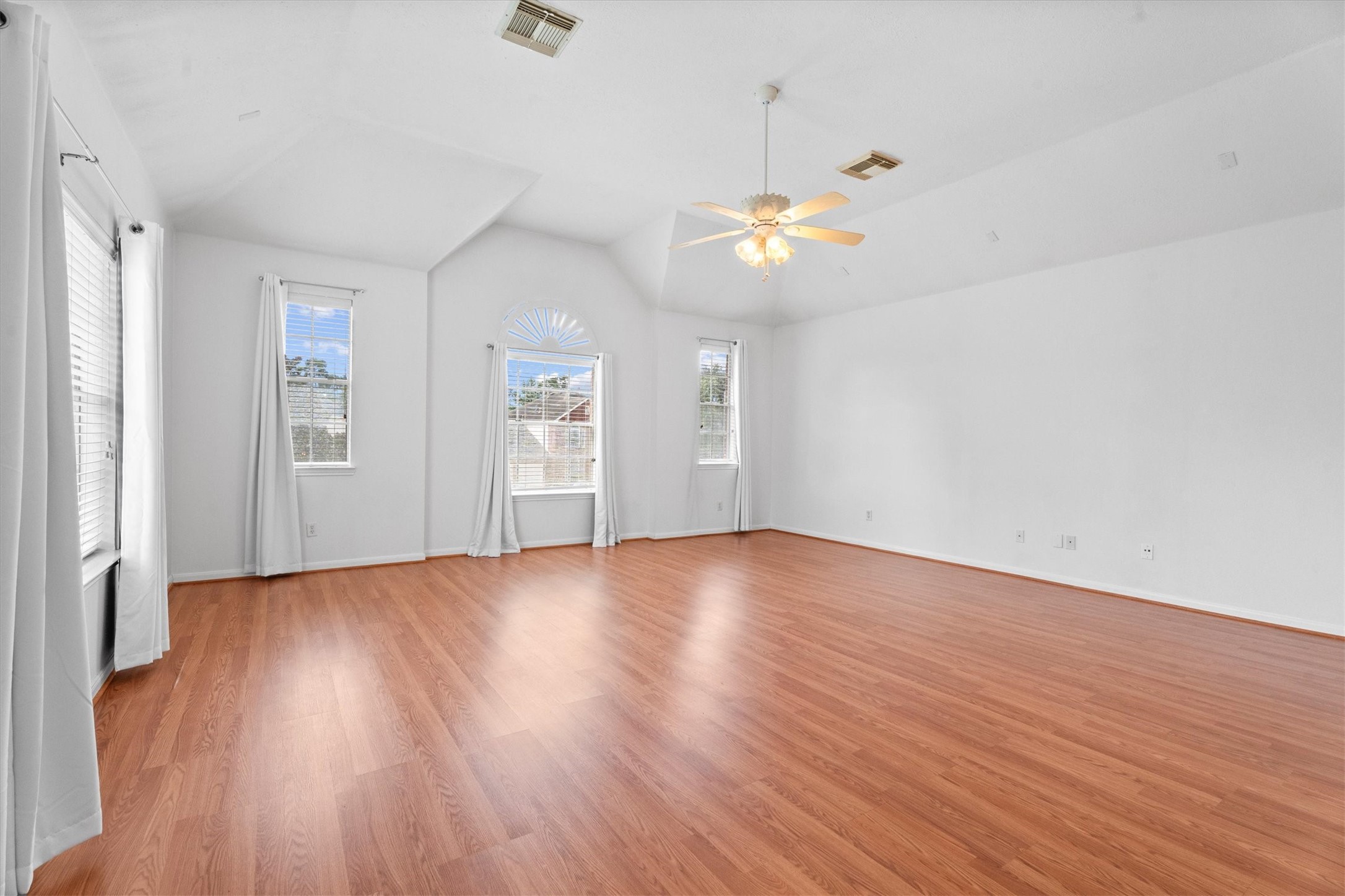 9218 Memorial Pines Way Property Photo 22