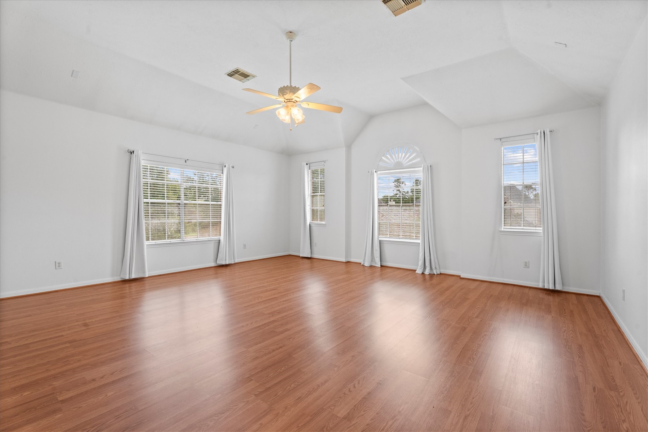 9218 Memorial Pines Way Property Photo 23