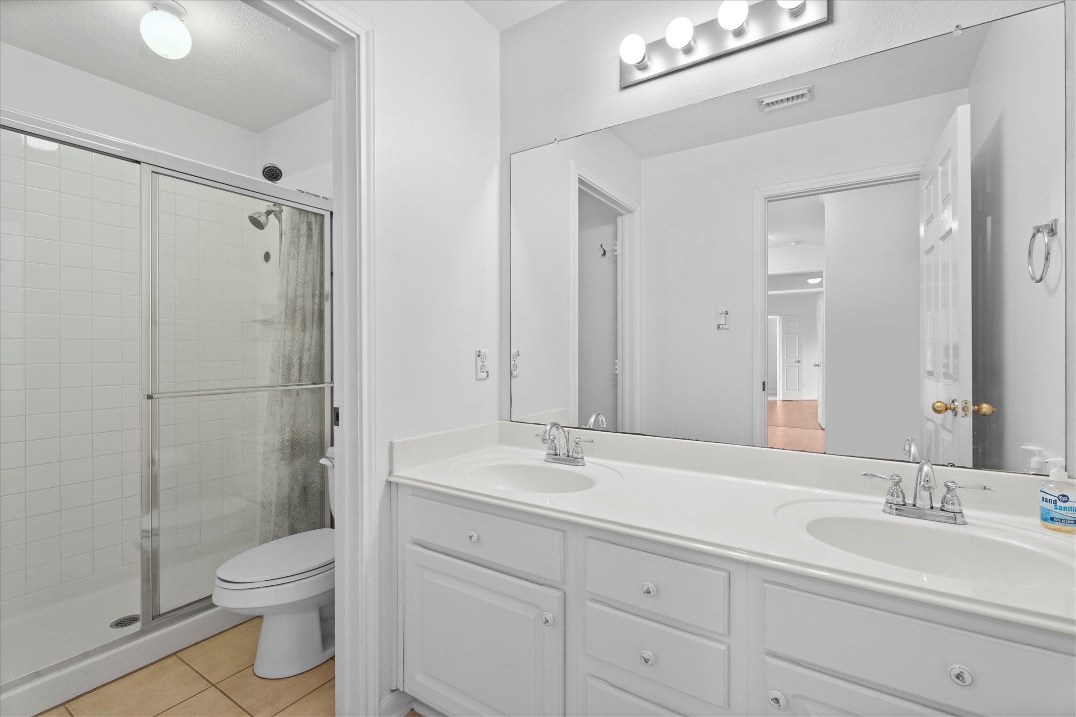 9218 Memorial Pines Way Property Photo 28