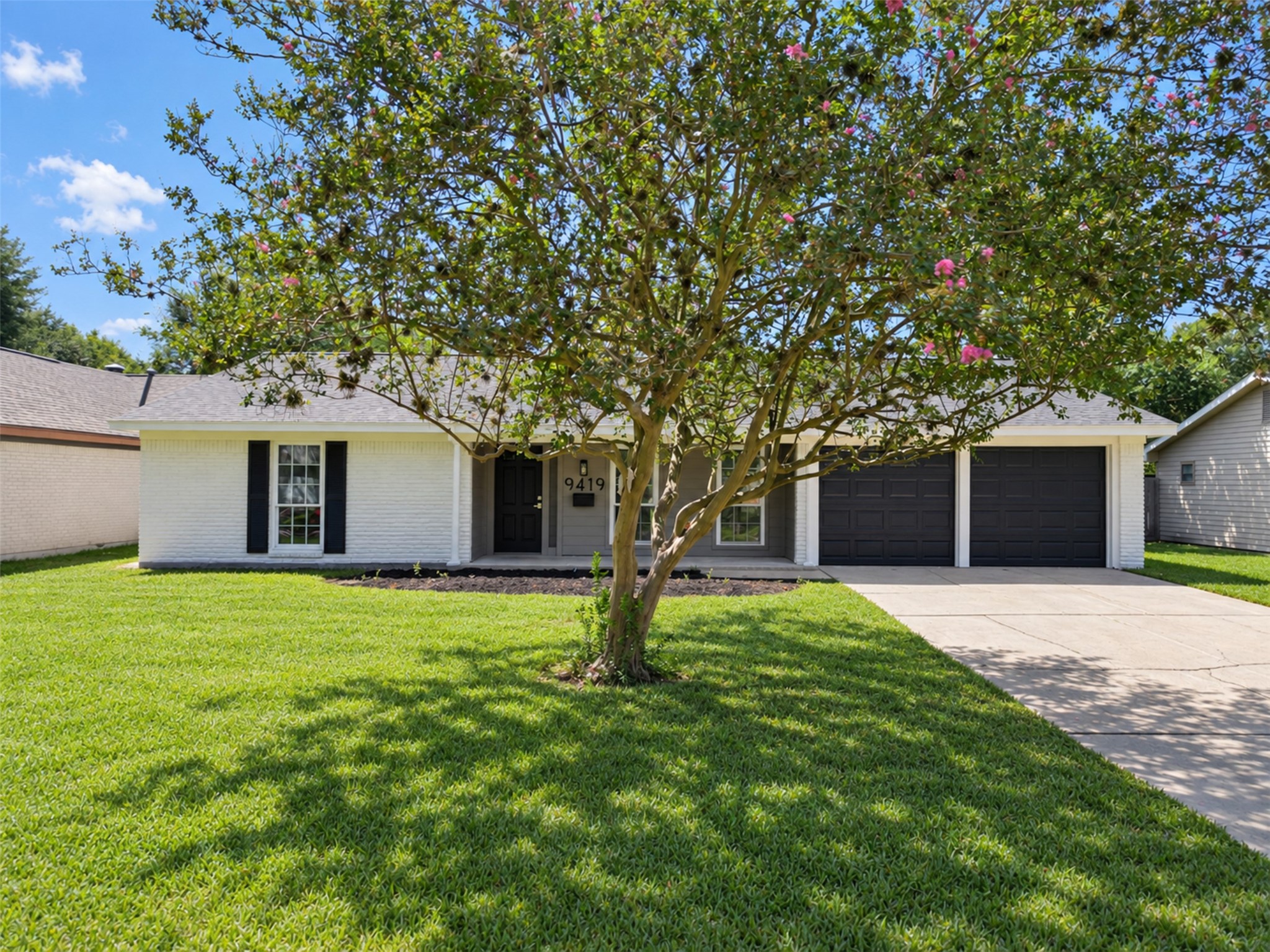 9419 Val Verde Street Property Photo 1