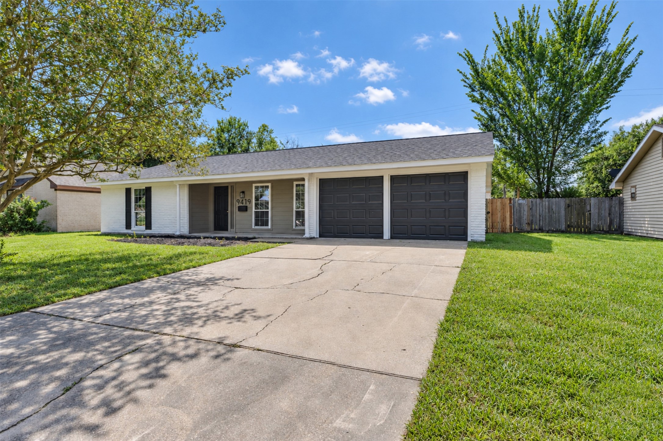 9419 Val Verde Street Property Photo 2