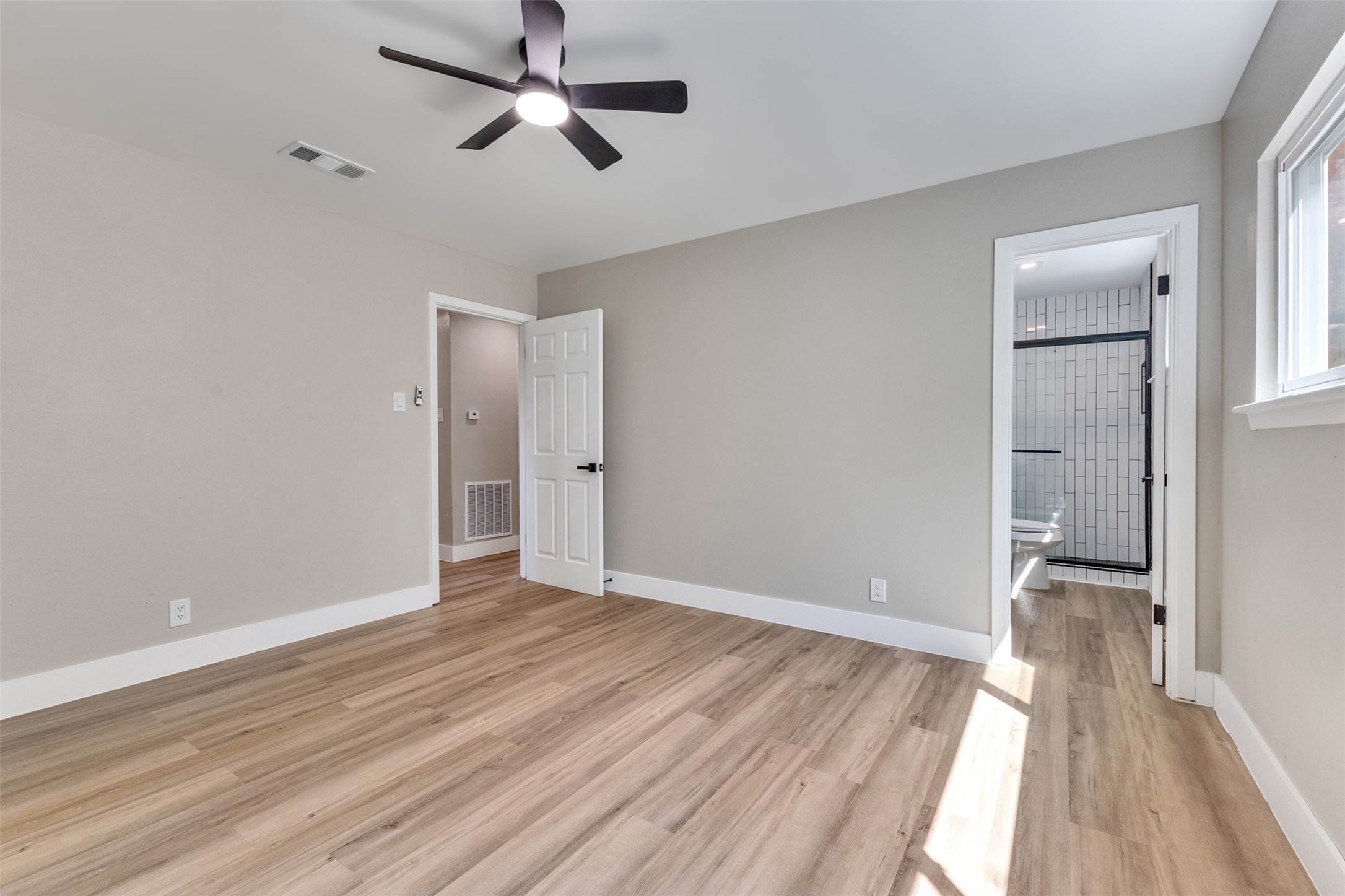 9419 Val Verde Street Property Photo 17