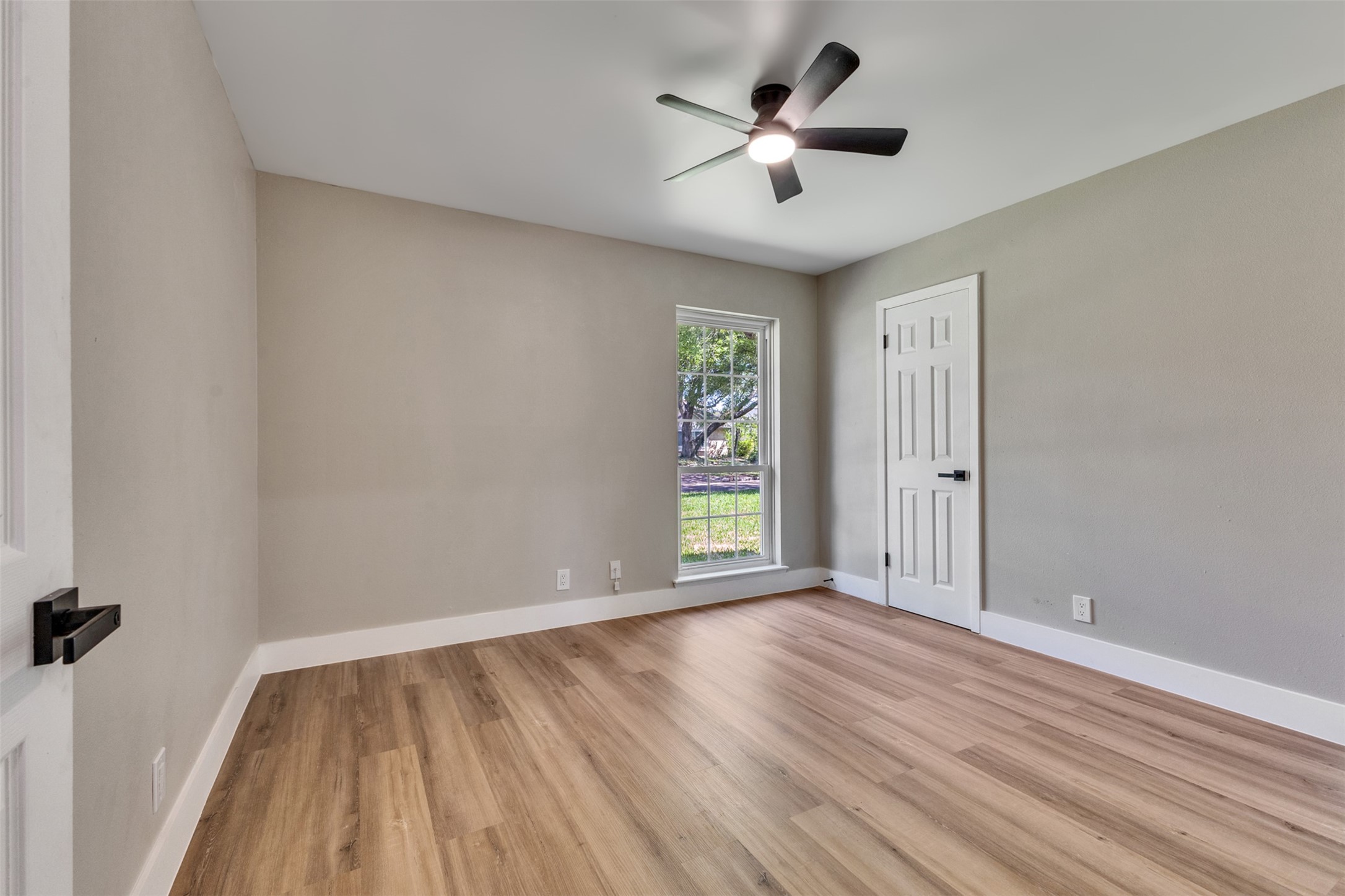 9419 Val Verde Street Property Photo 20