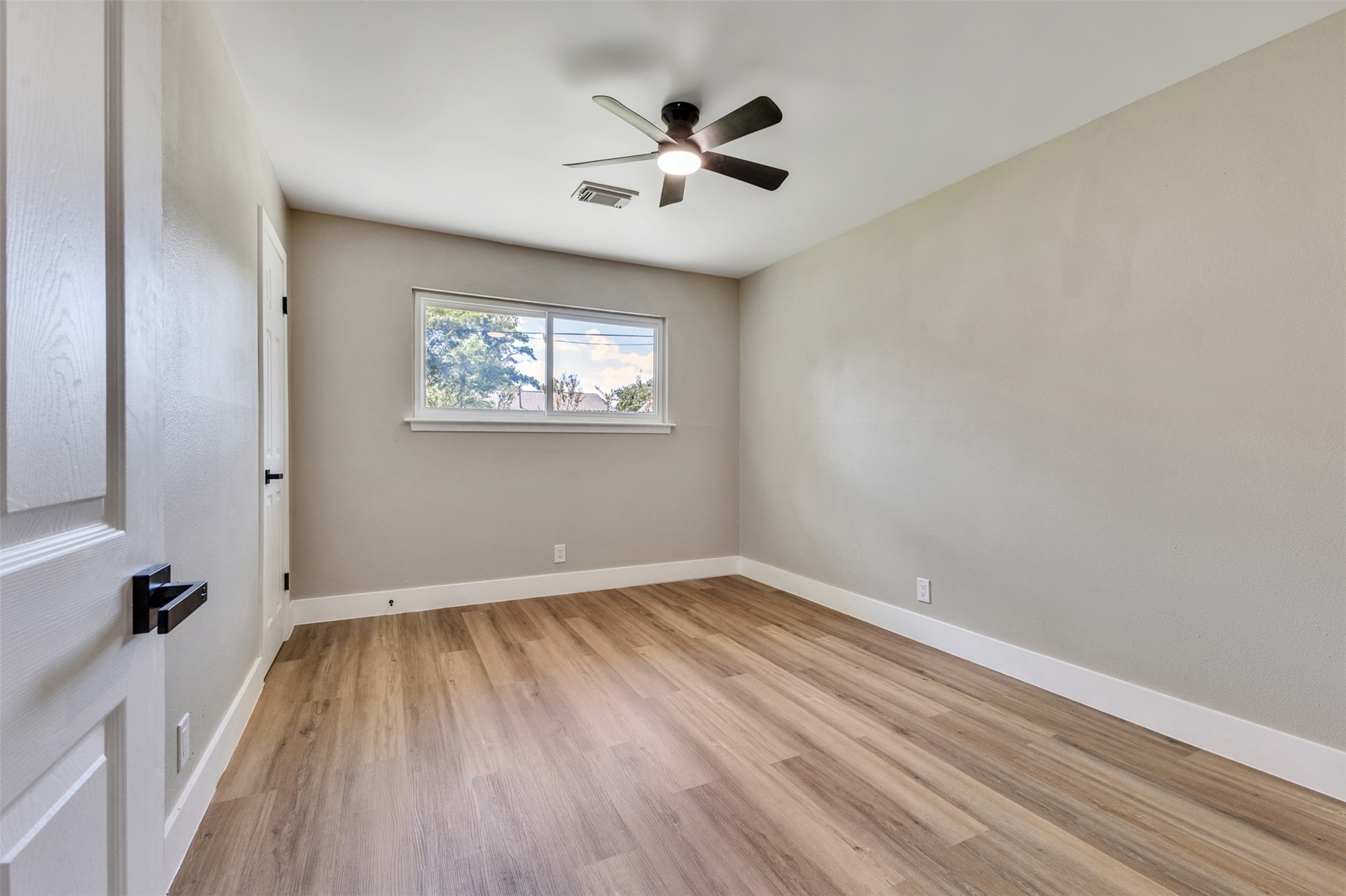 9419 Val Verde Street Property Photo 22