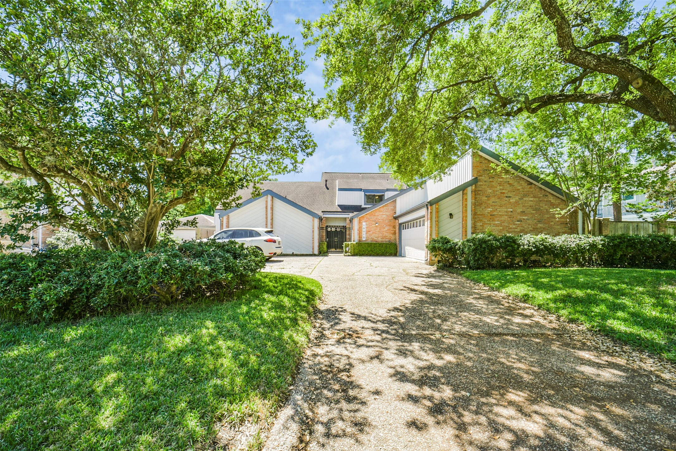 10815 Cranbrook Road Property Photo
