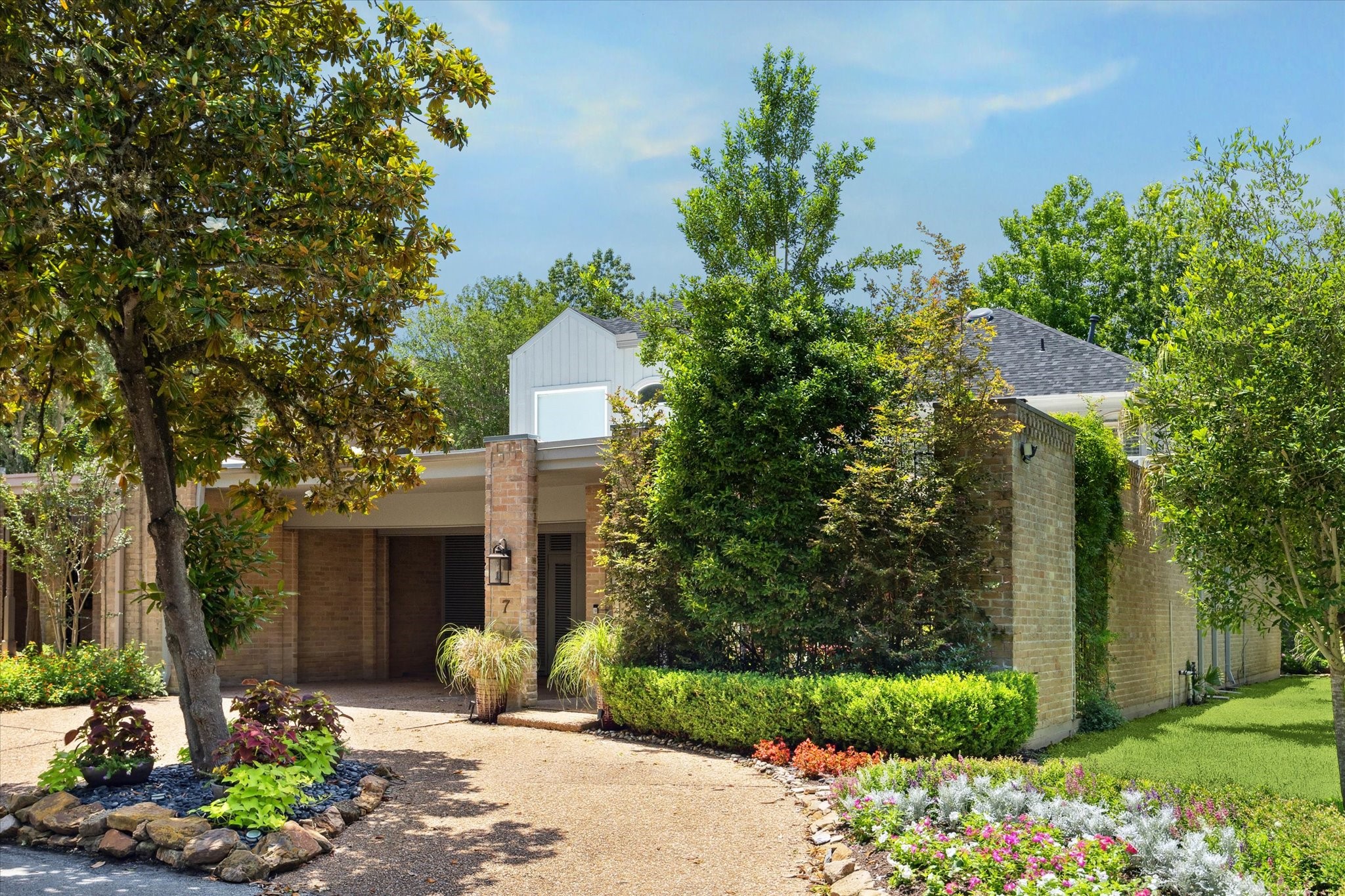 7 Woodstone Street Property Photo 1