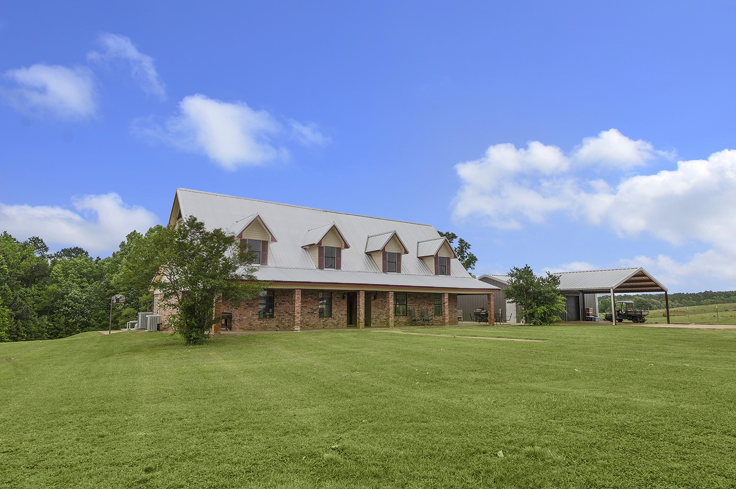 421 County Road 2438 Property Photo 1