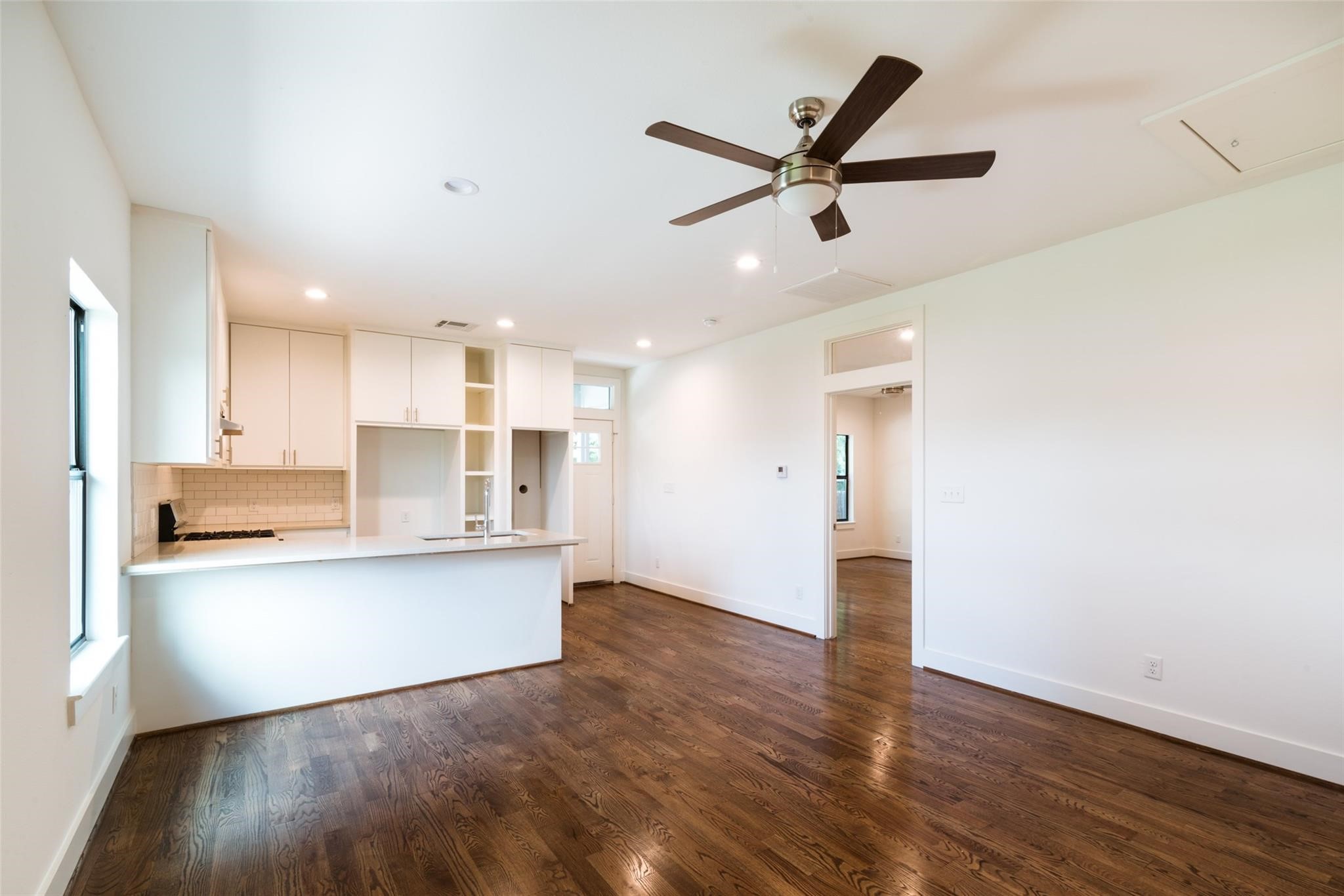 609 Boundary Street B Property Photo 5