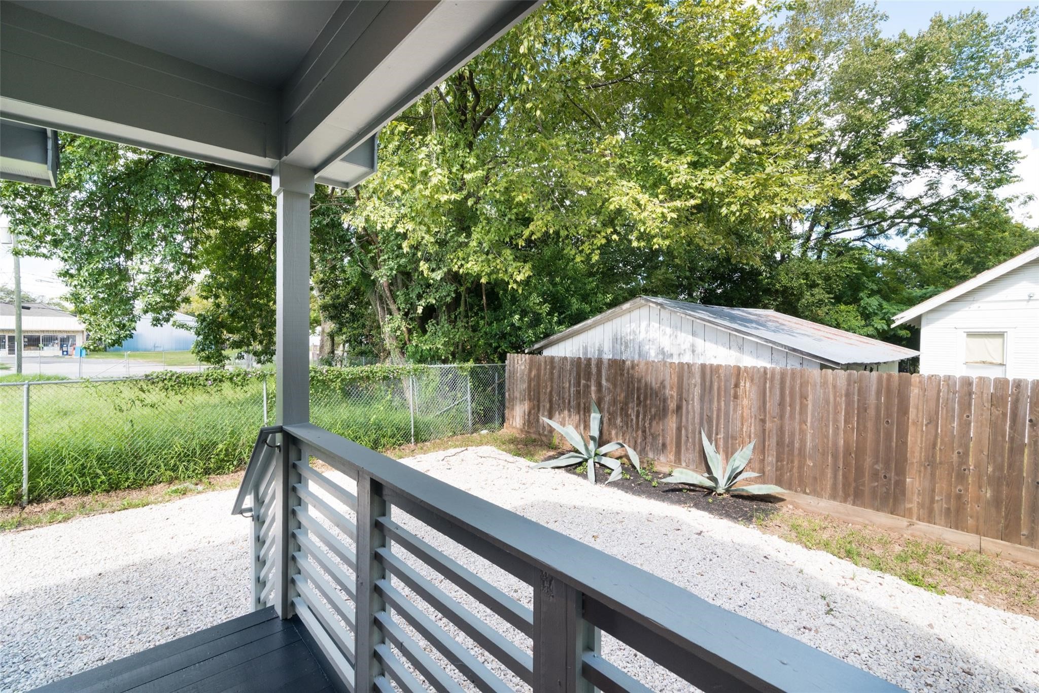 609 Boundary Street B Property Photo 13