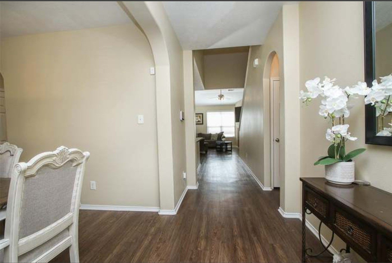 1506 Lochstone Drive Property Photo 2