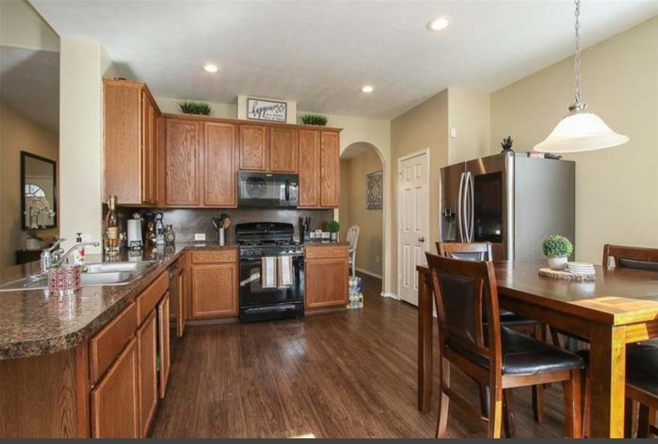 1506 Lochstone Drive Property Photo 3