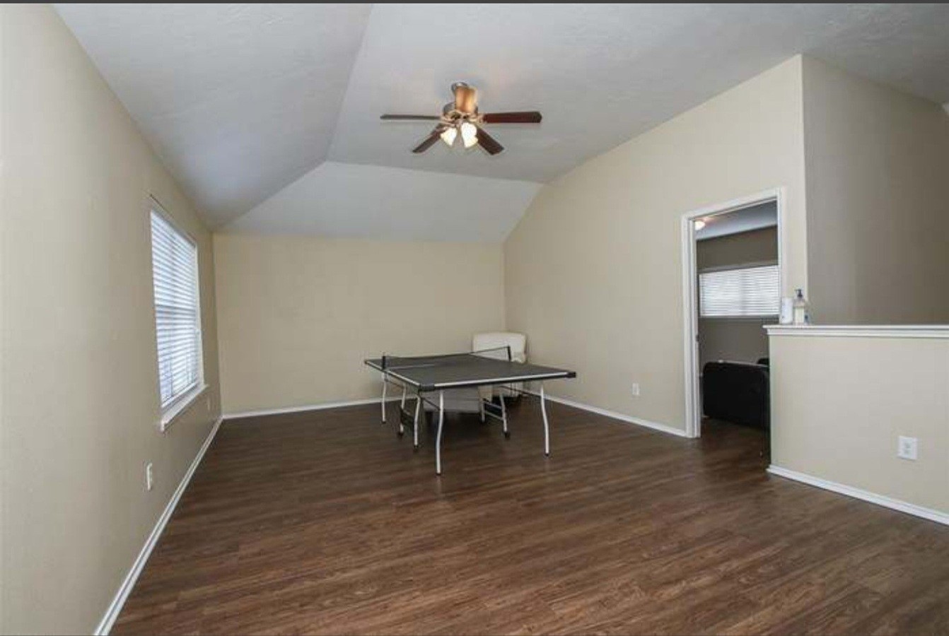 1506 Lochstone Drive Property Photo 4