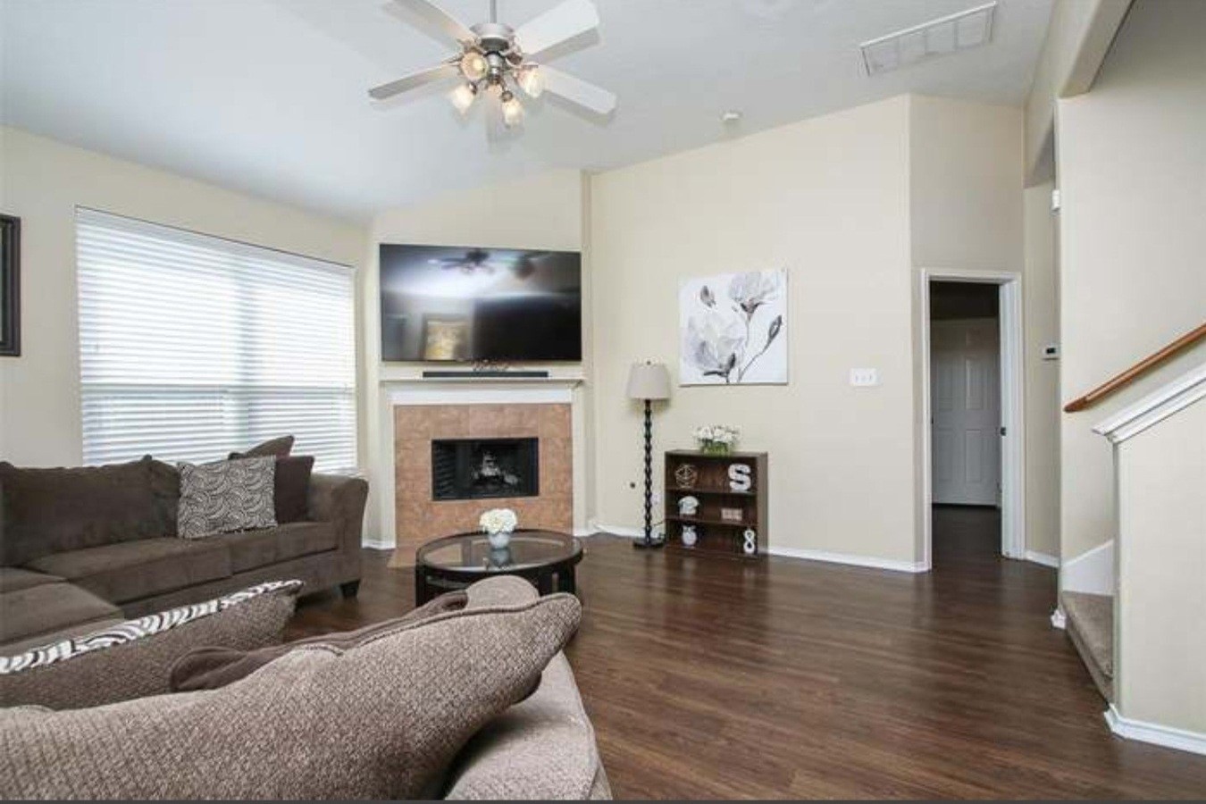 1506 Lochstone Drive Property Photo 6