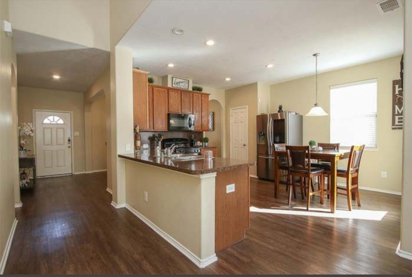 1506 Lochstone Drive Property Photo 8