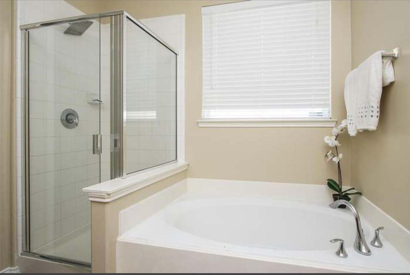 1506 Lochstone Drive Property Photo 11