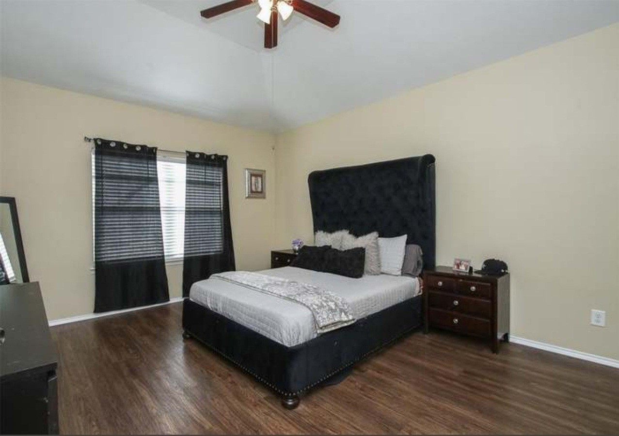 1506 Lochstone Drive Property Photo 13