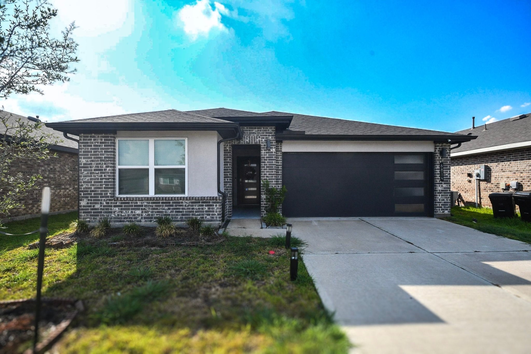6814 Halifax Harvest Lane Property Photo 1