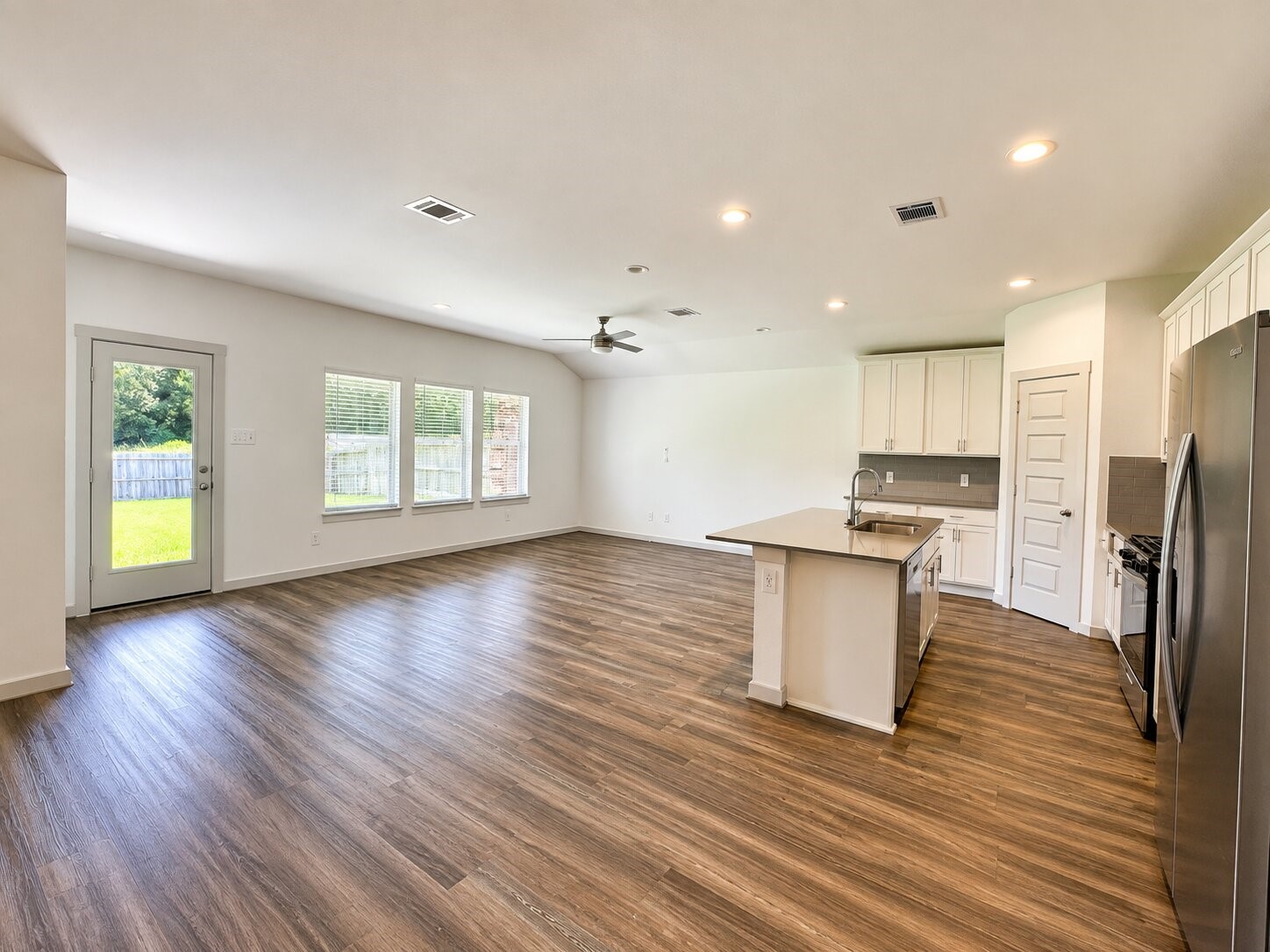 3307 Balboa Grove Lane Property Photo 4
