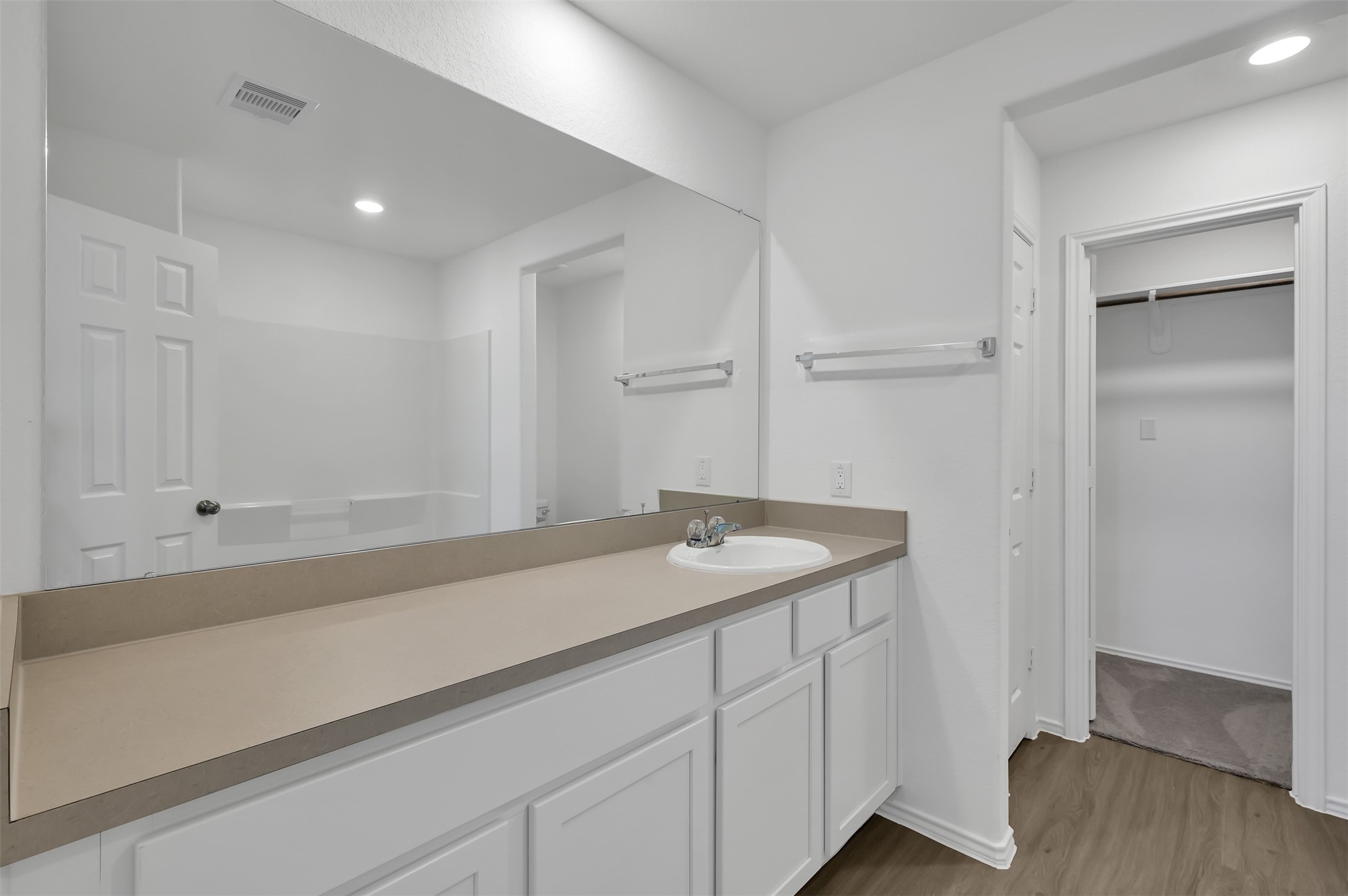 1615 Oleander Greens Drive Property Photo 11