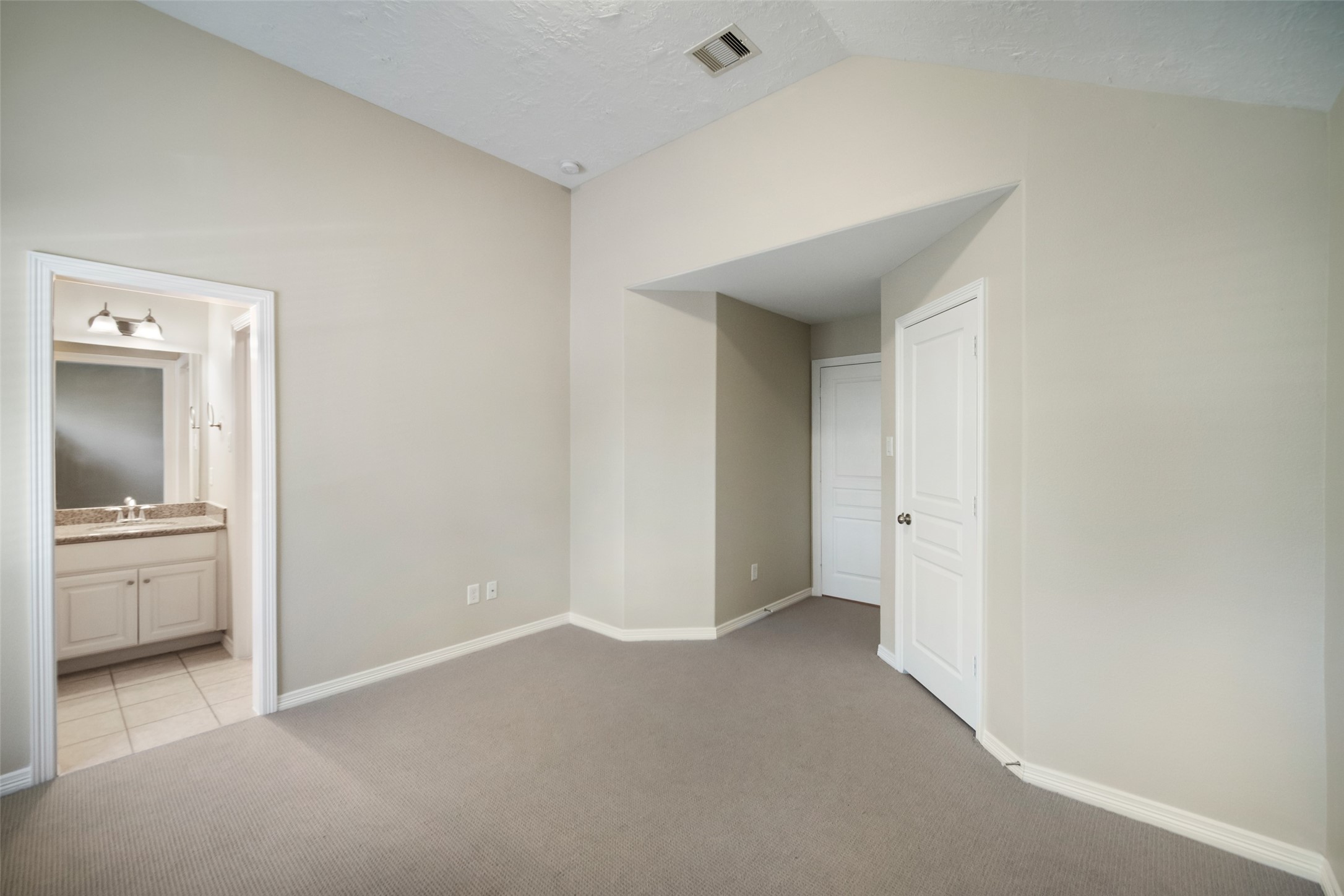 1426 Nashua Street B Property Photo 25