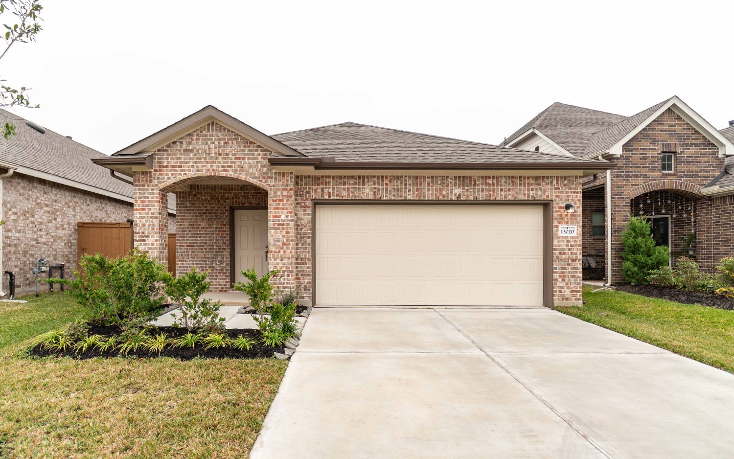 13020 Sapphire Lake Lane Property Photo 1