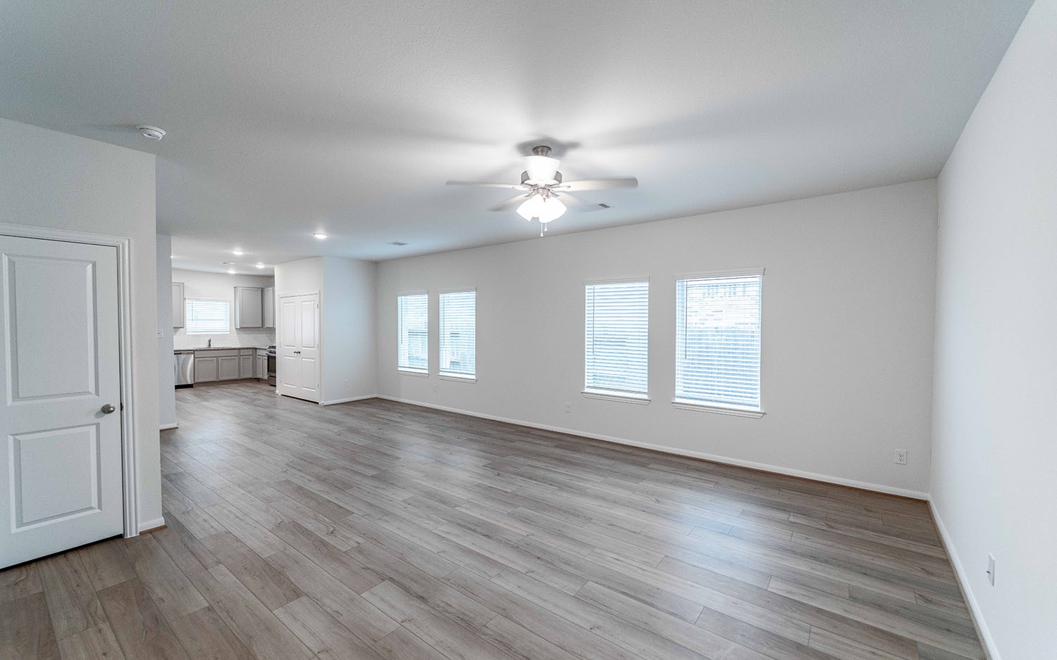13020 Sapphire Lake Lane Property Photo 2