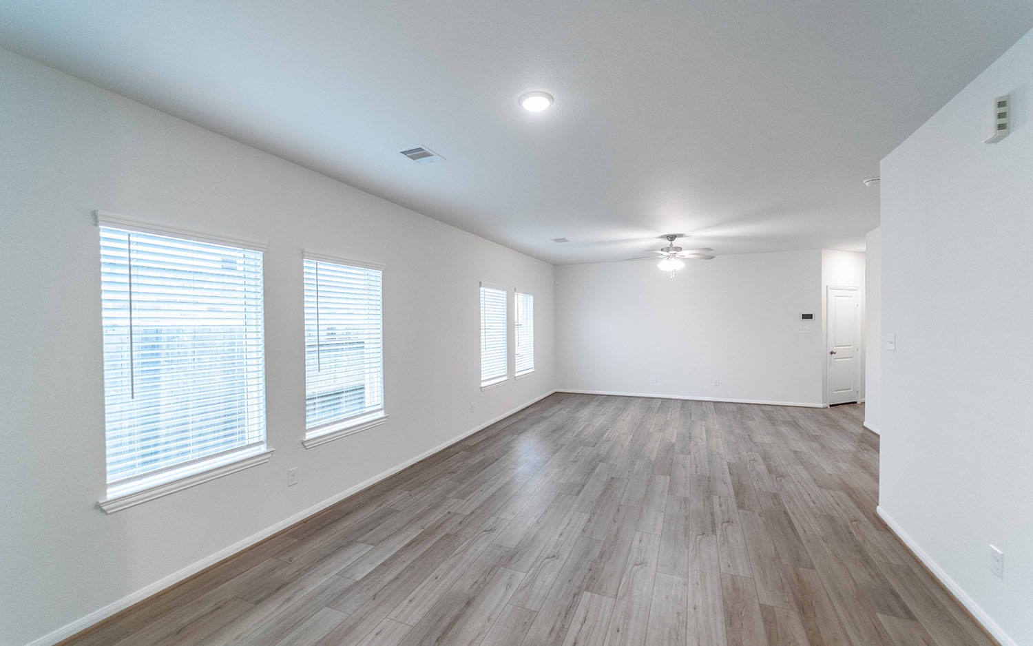 13020 Sapphire Lake Lane Property Photo 3