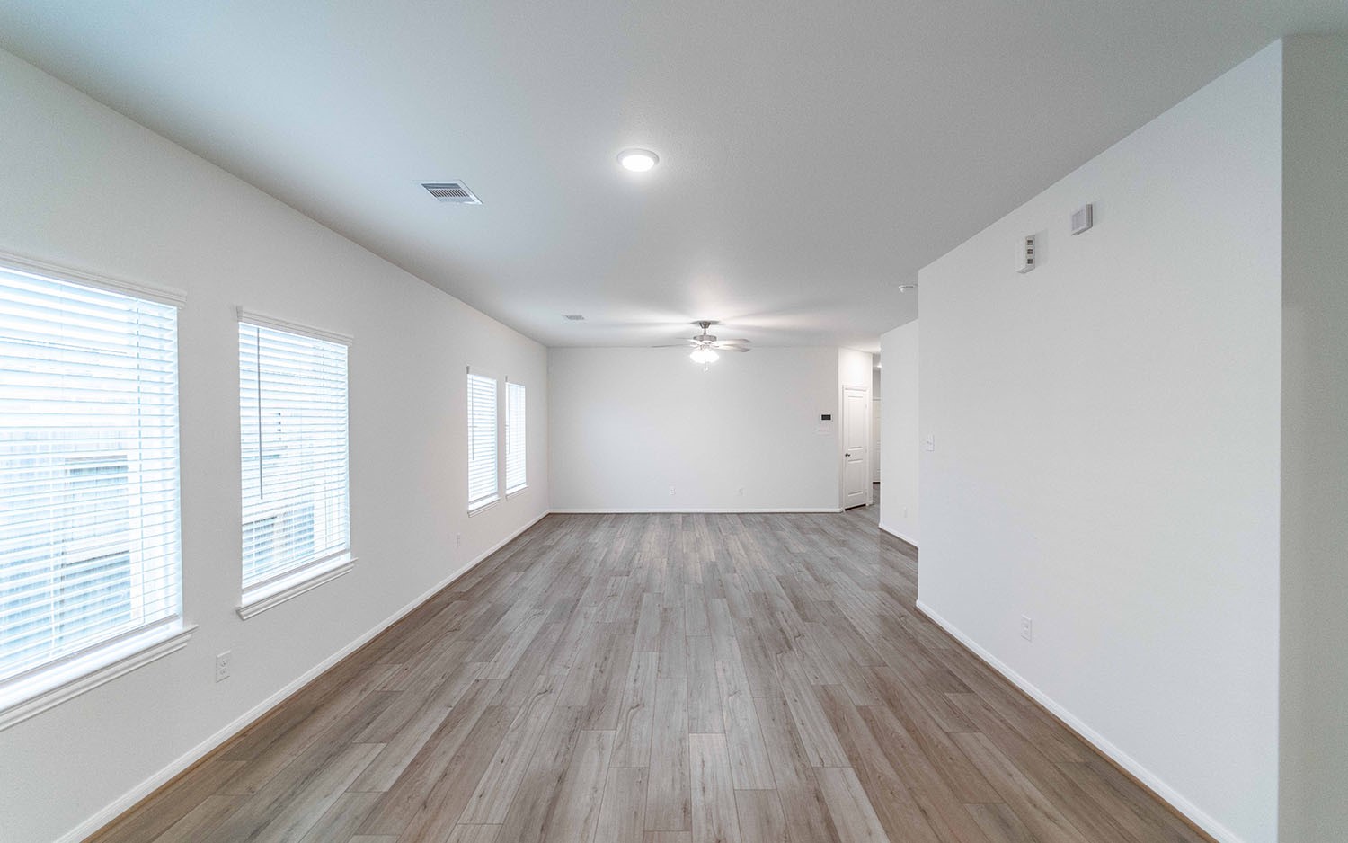 13020 Sapphire Lake Lane Property Photo 4