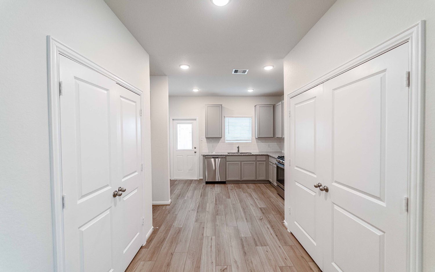 13020 Sapphire Lake Lane Property Photo 5