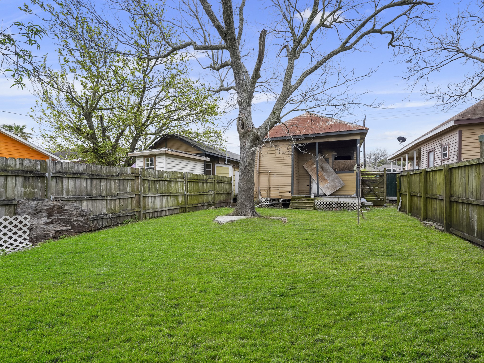 2806 Avenue L Property Photo 7