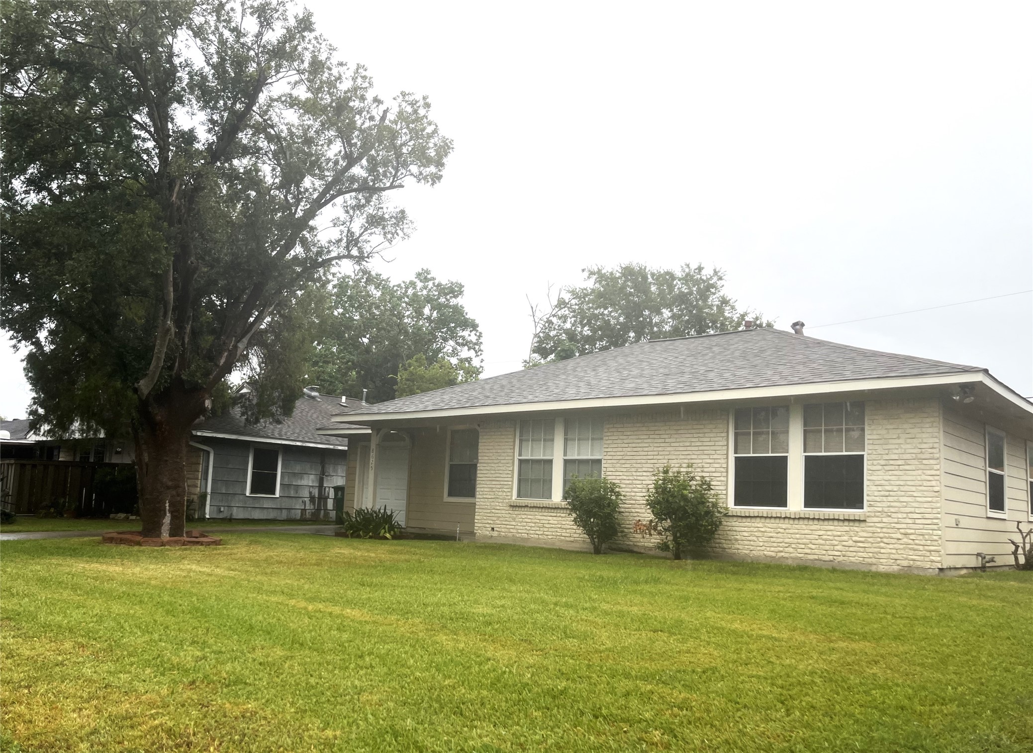 8625 Dunlap Street Property Photo 2