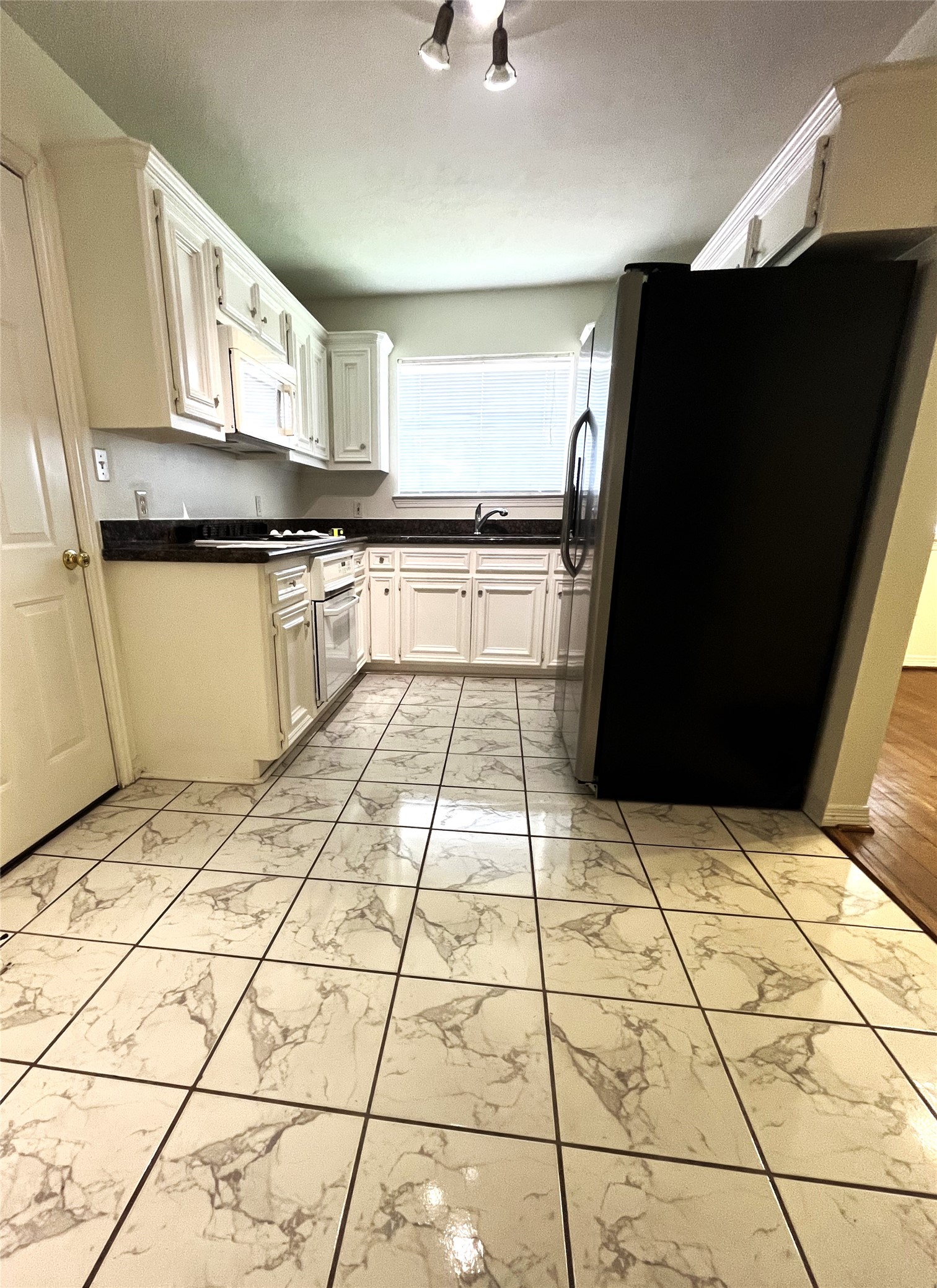 8625 Dunlap Street Property Photo 4