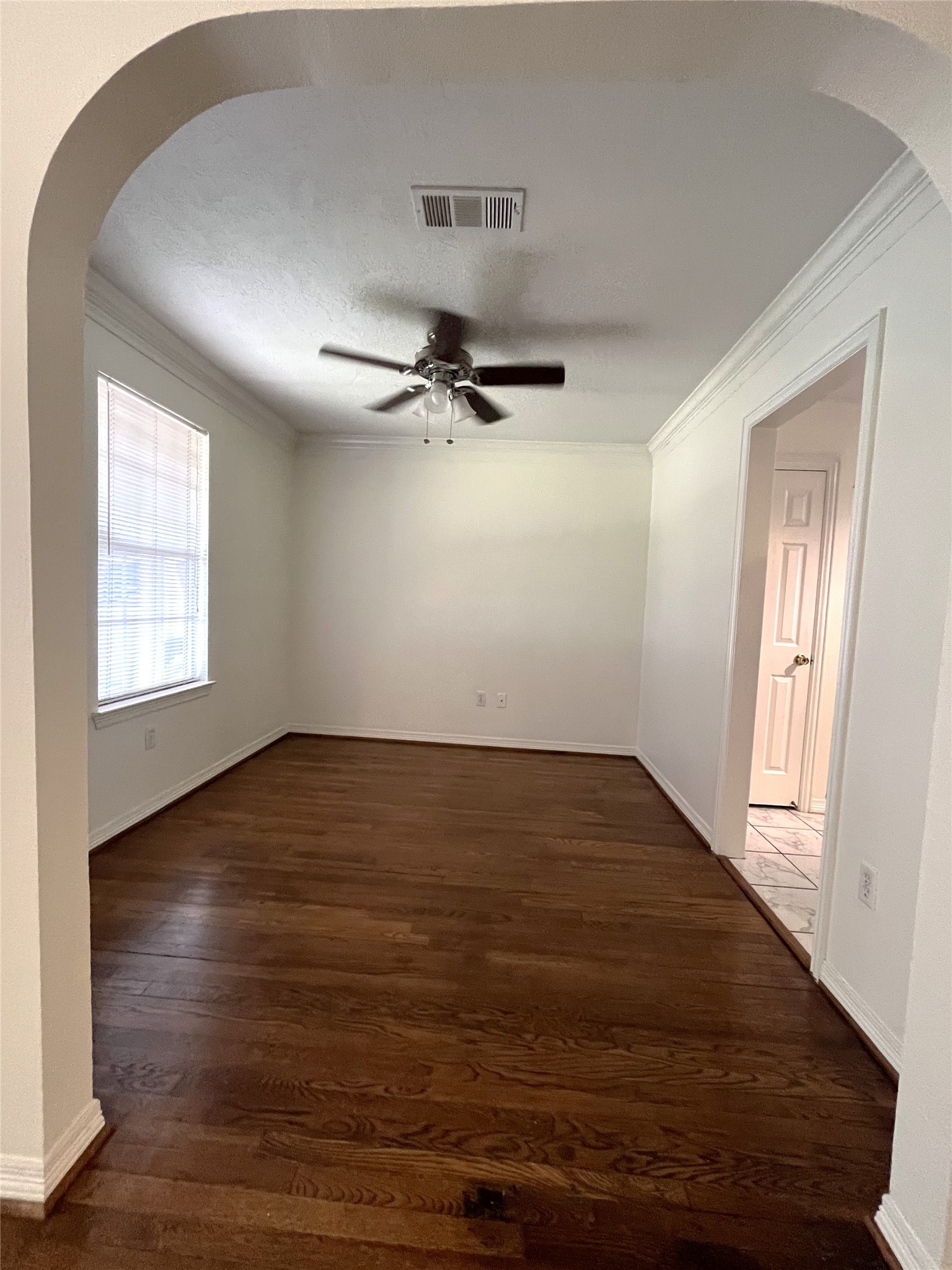 8625 Dunlap Street Property Photo 6