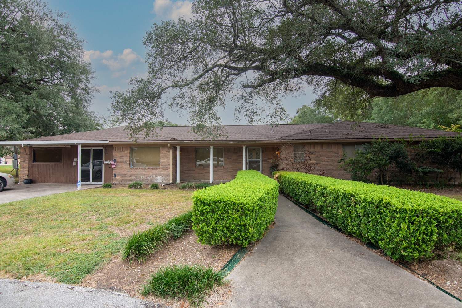 8819 Dowdell Road Property Photo