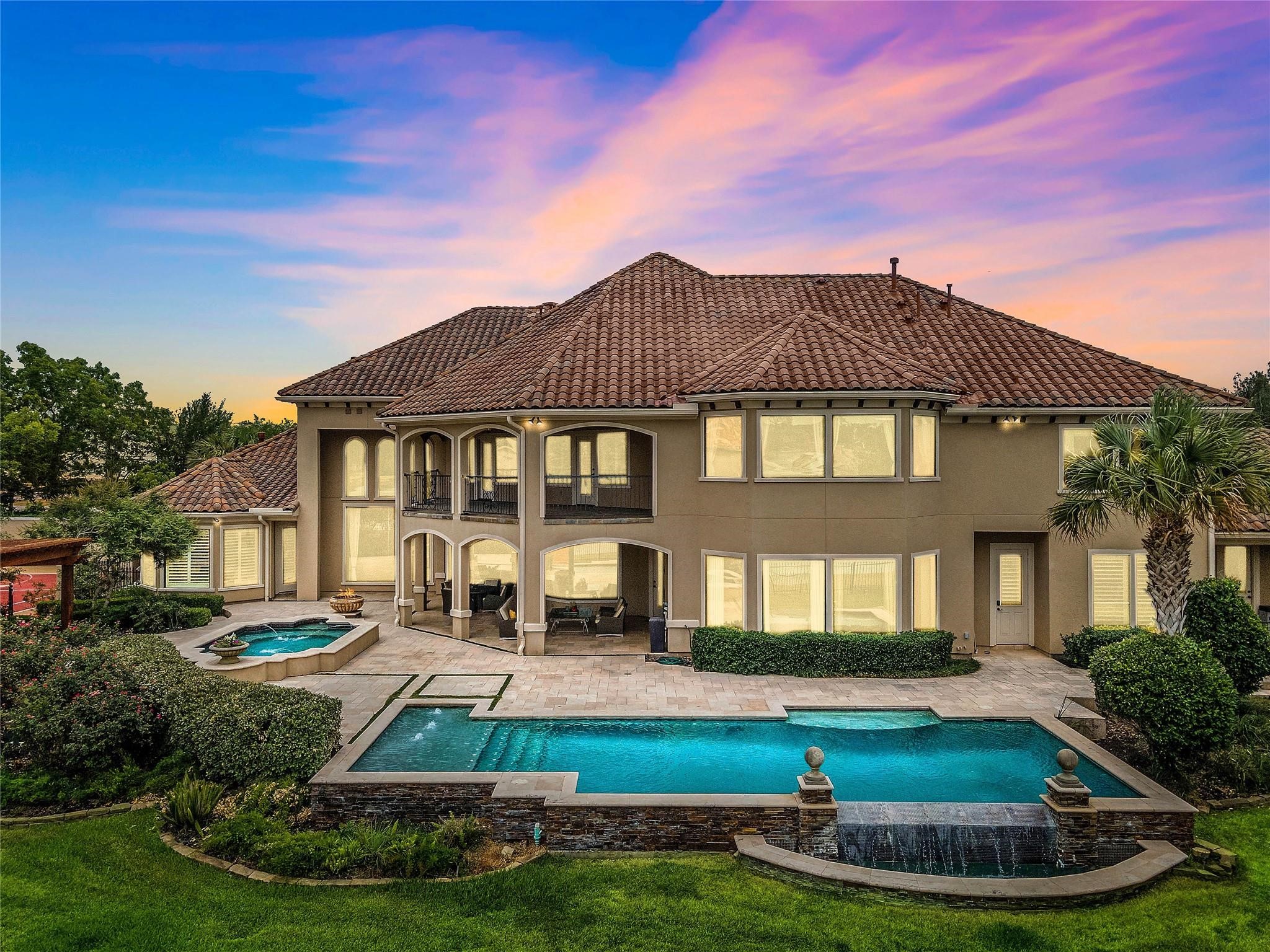 12 Retreat Boulevard Property Photo 4
