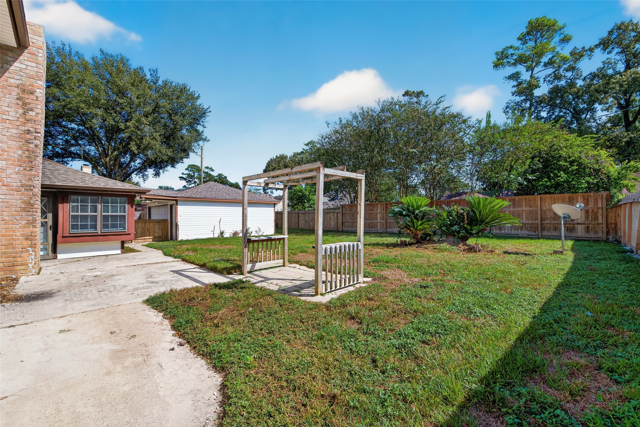 723 Leaflet Lane Property Photo 28