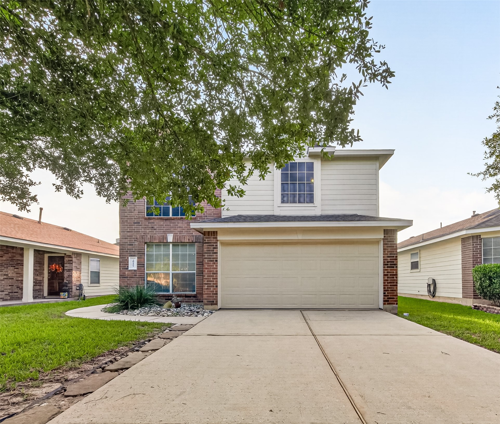 20227 Stonegrove Court Property Photo 4