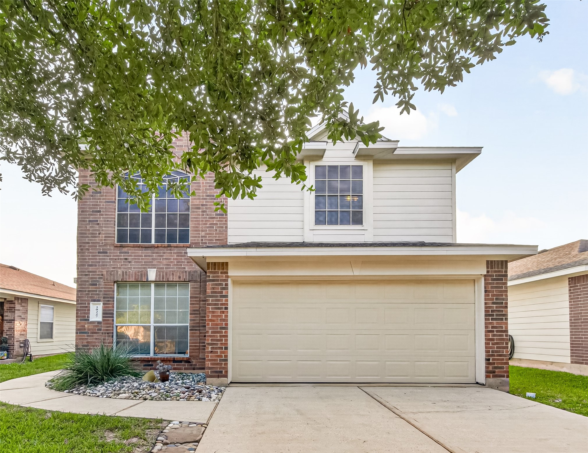 20227 Stonegrove Court Property Photo 7