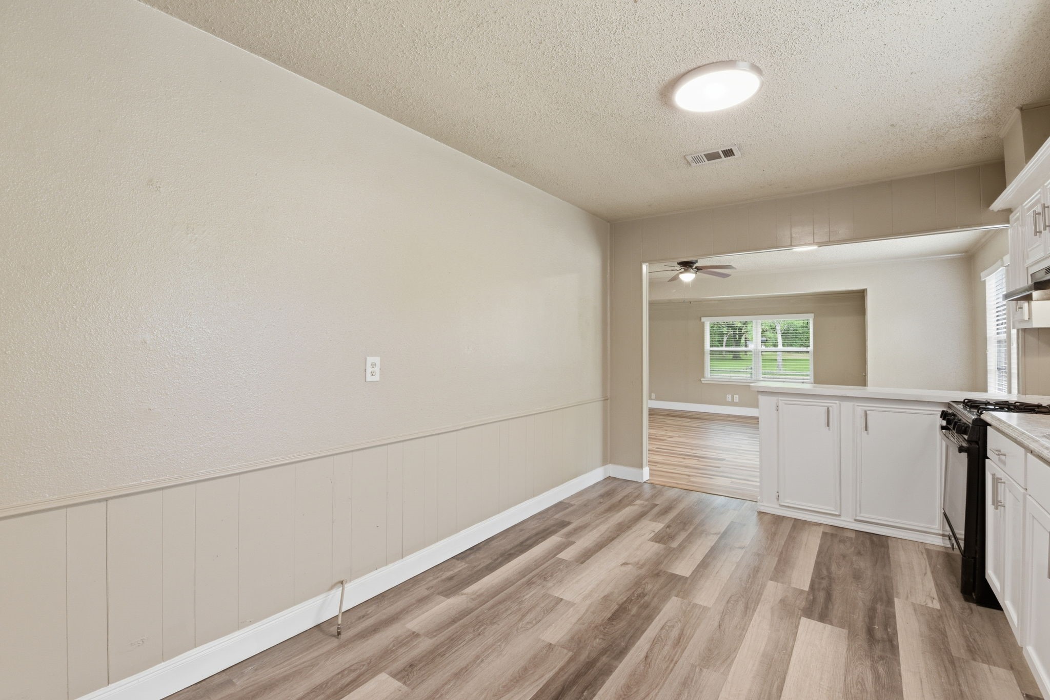 1109 E Walker Street Property Photo 19
