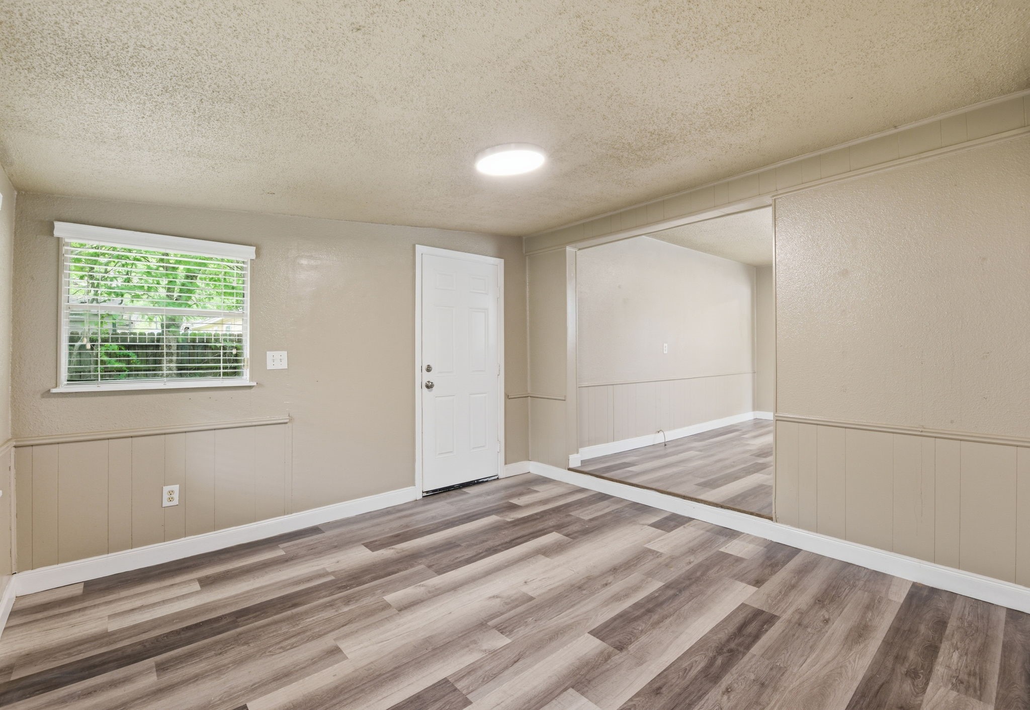 1109 E Walker Street Property Photo 21