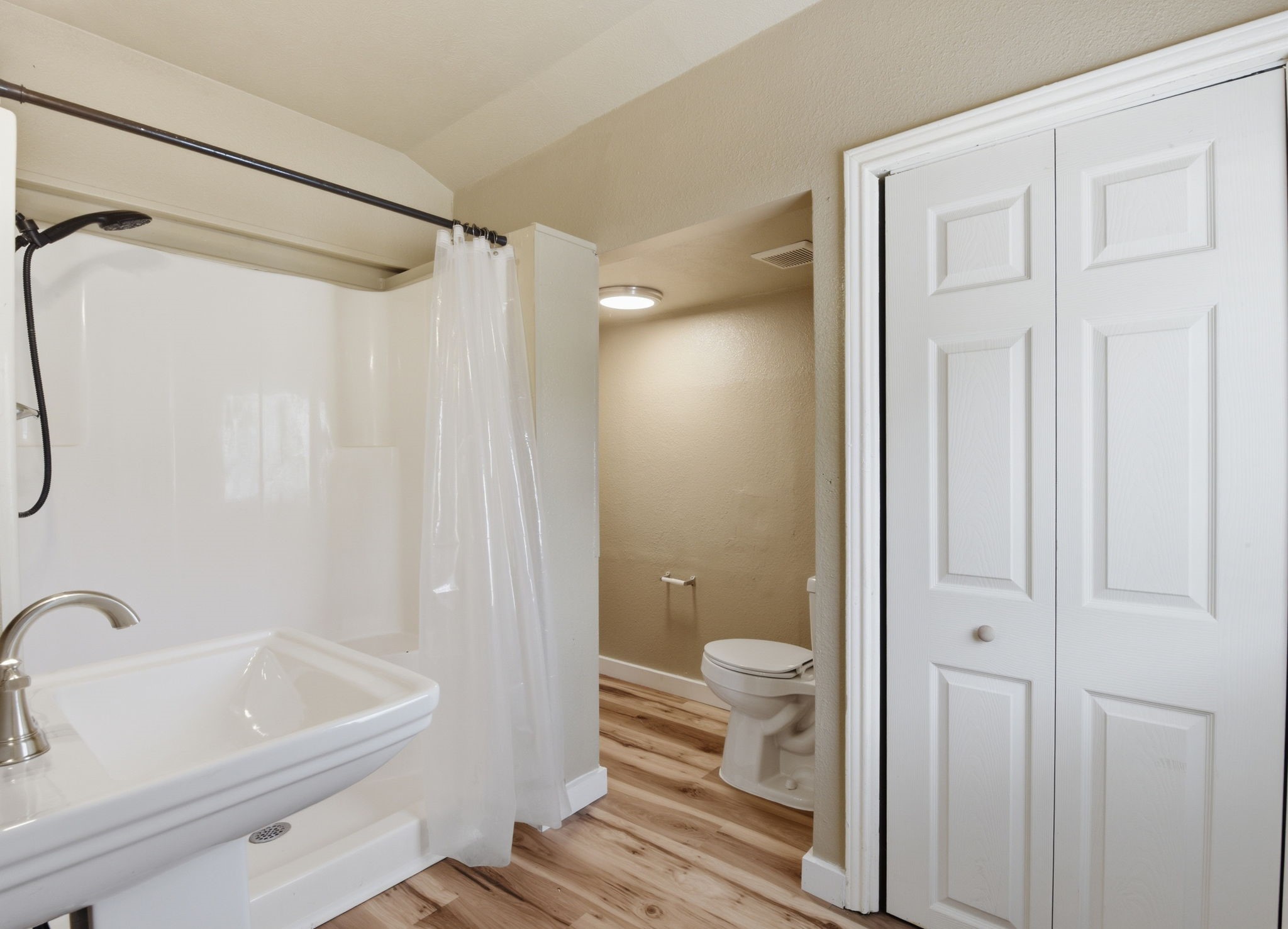 1109 E Walker Street Property Photo 28
