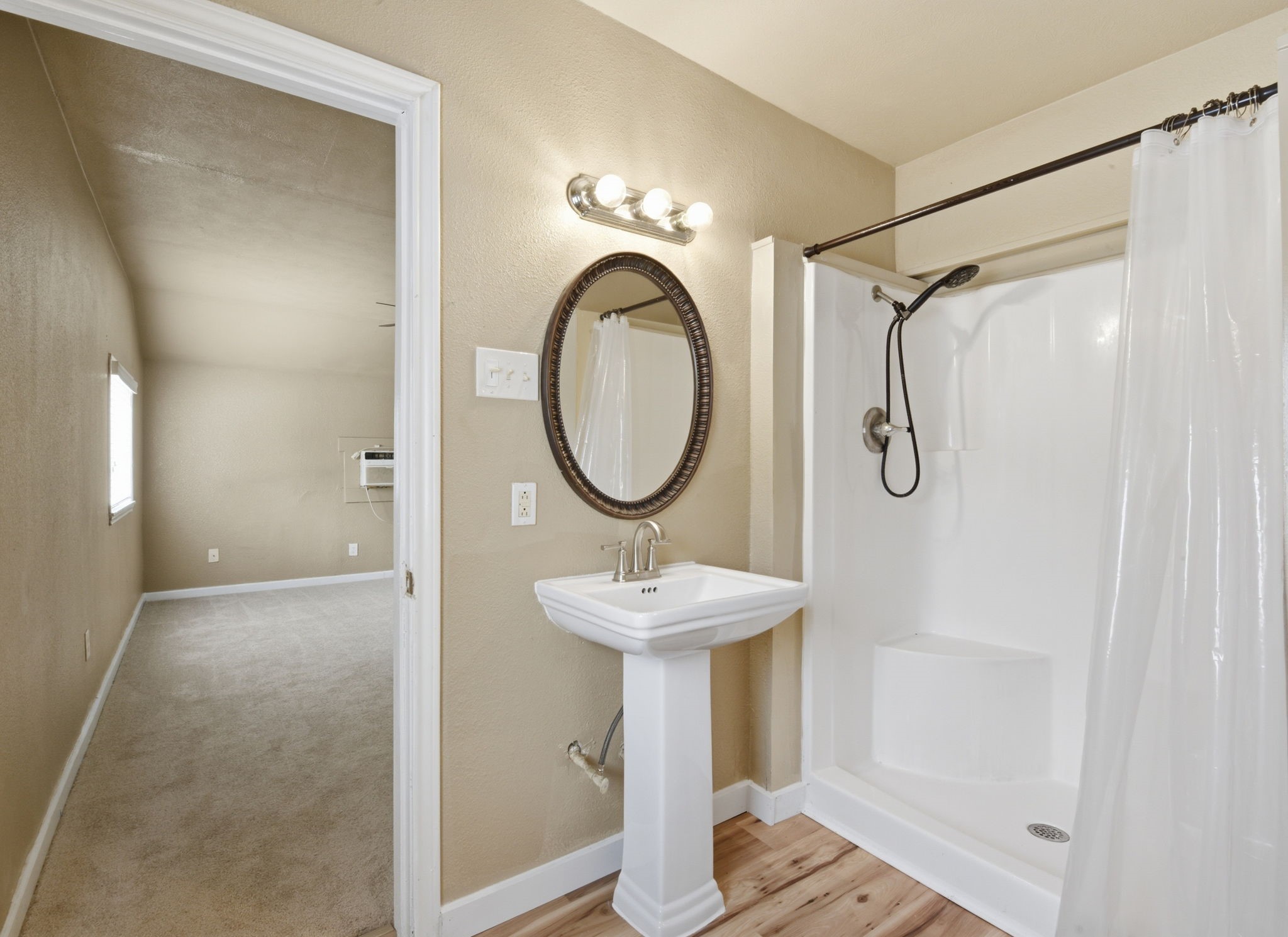 1109 E Walker Street Property Photo 29