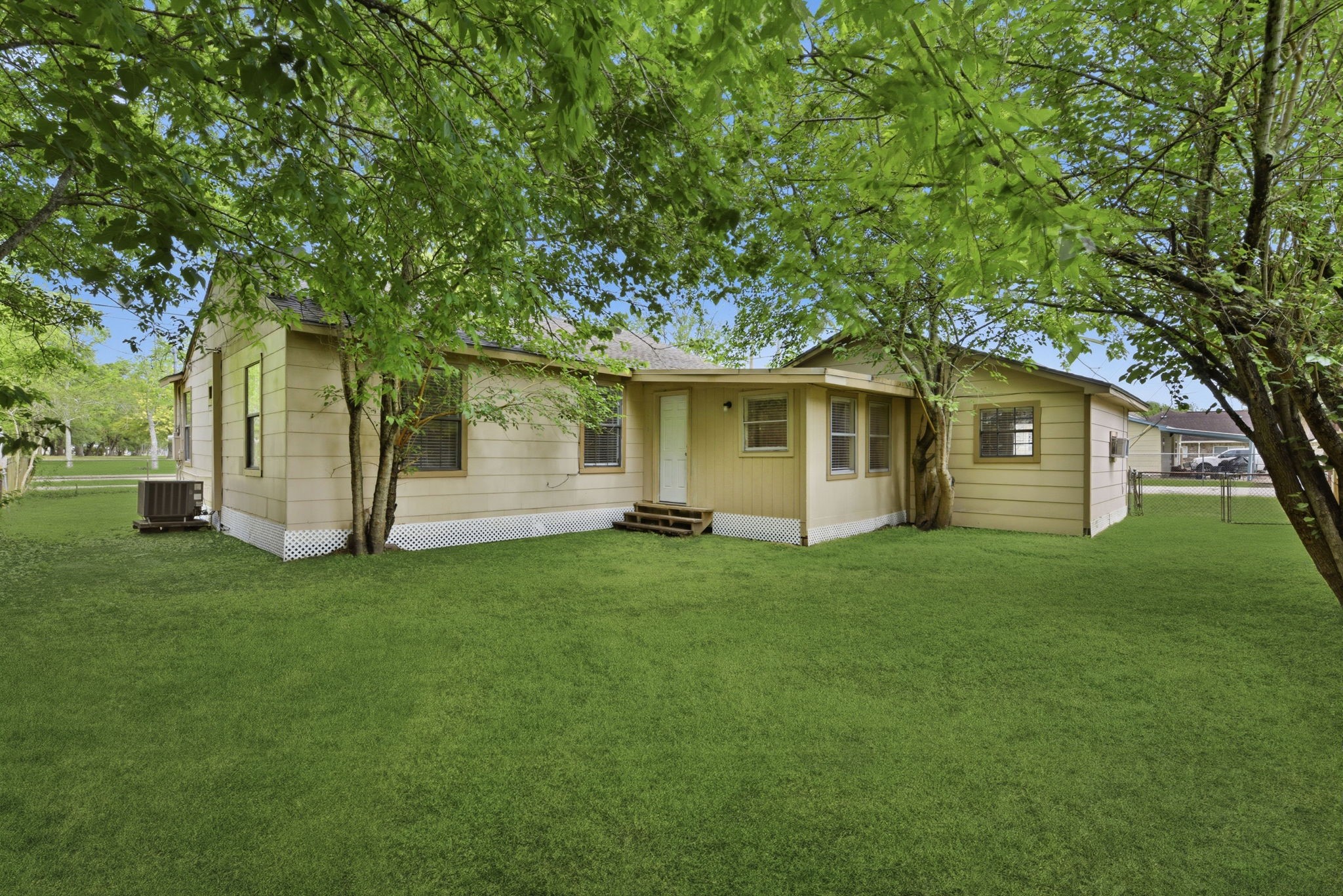 1109 E Walker Street Property Photo 40
