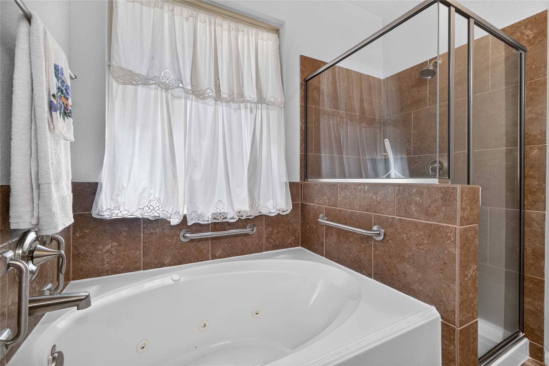 11231 Burning Tree Drive Property Photo 26