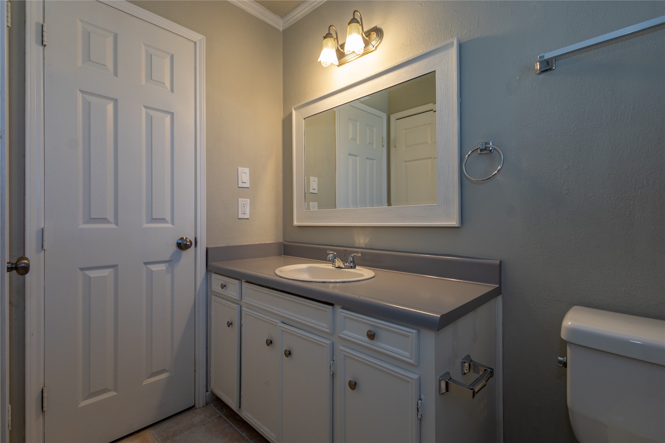 5810 Meadowview Road Property Photo 17
