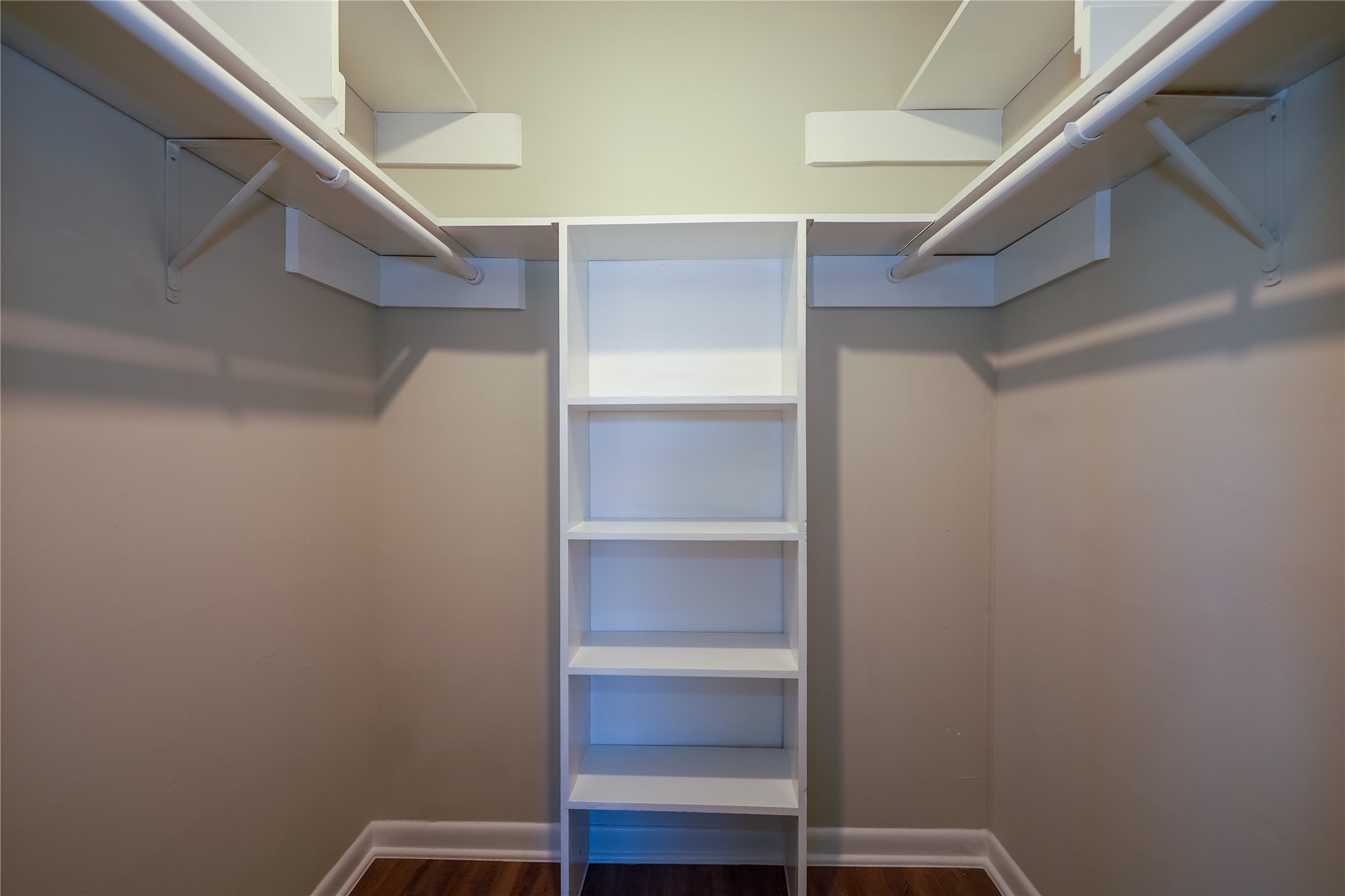 5810 Meadowview Road Property Photo 18