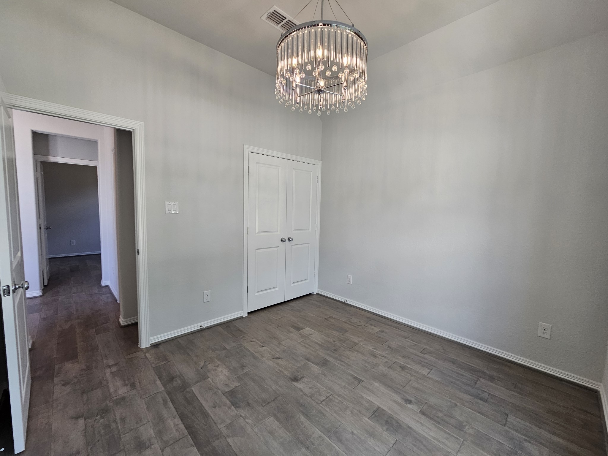 2414 Manor Valley Lane Property Photo 6