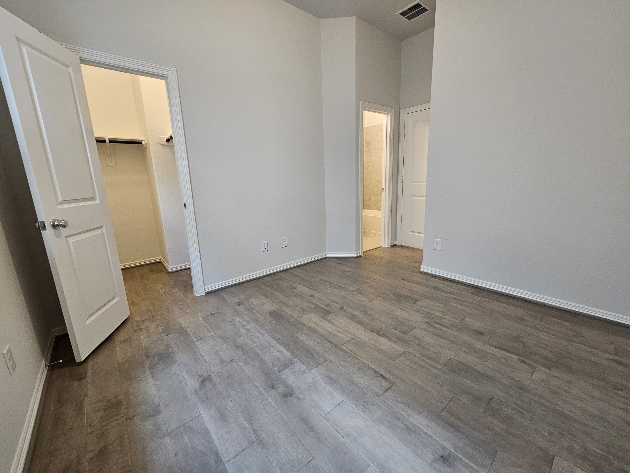 2414 Manor Valley Lane Property Photo 19